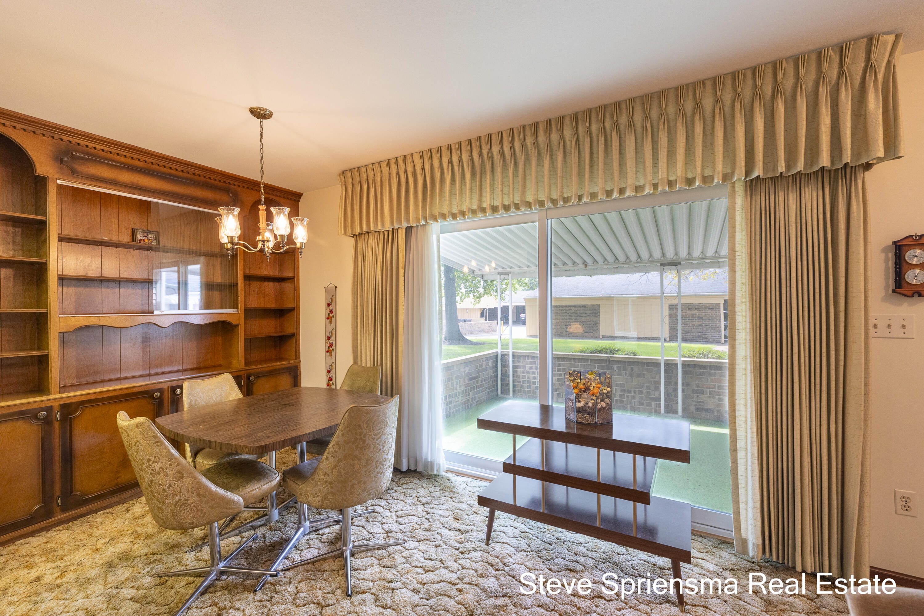 627 Carriage Lane Property Photo 20