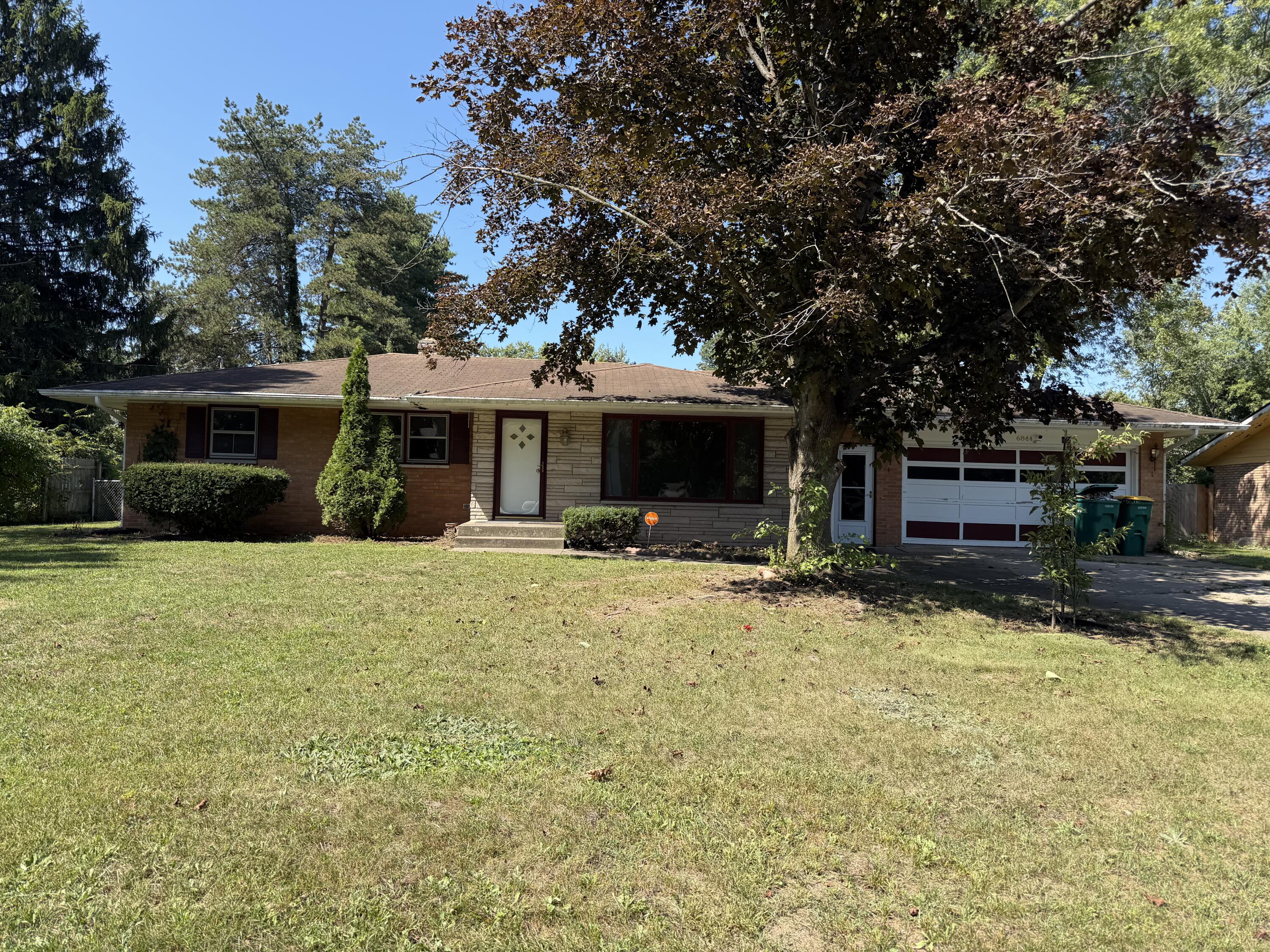 6844 Evergreen Street Property Photo 1