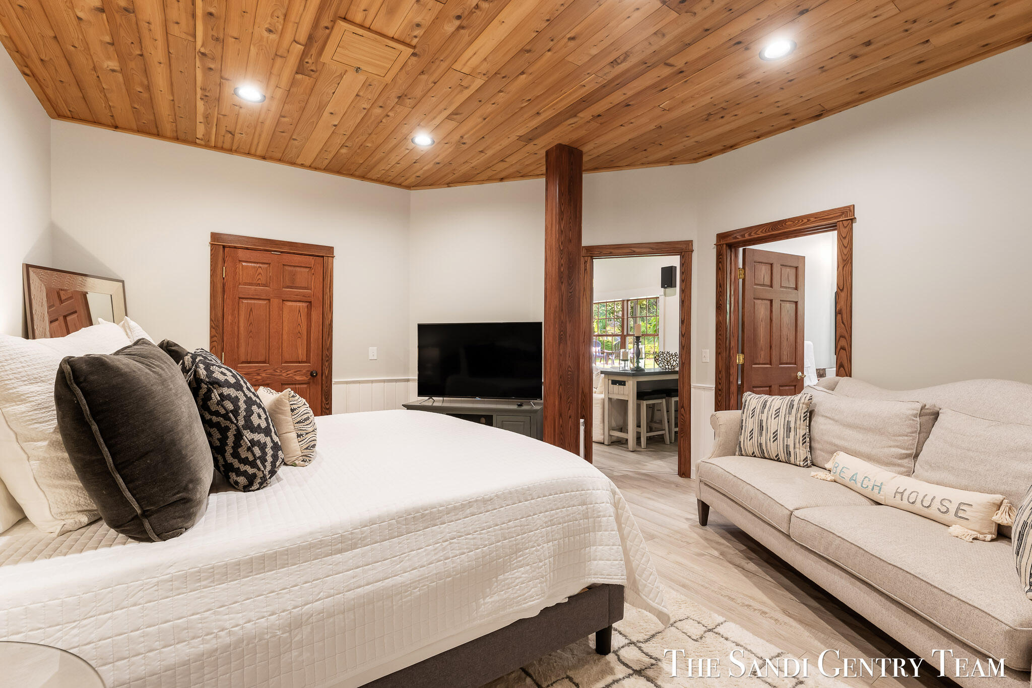 8567 Chuckanut Drive Property Photo 47