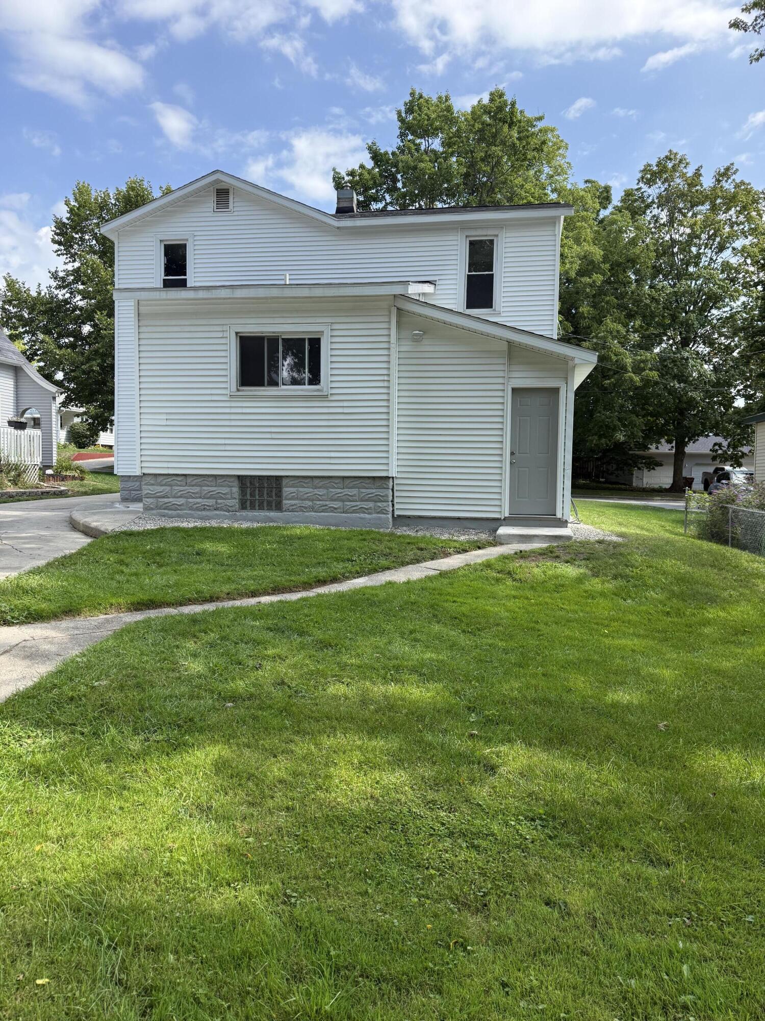 313 Morse Street Property Photo 5