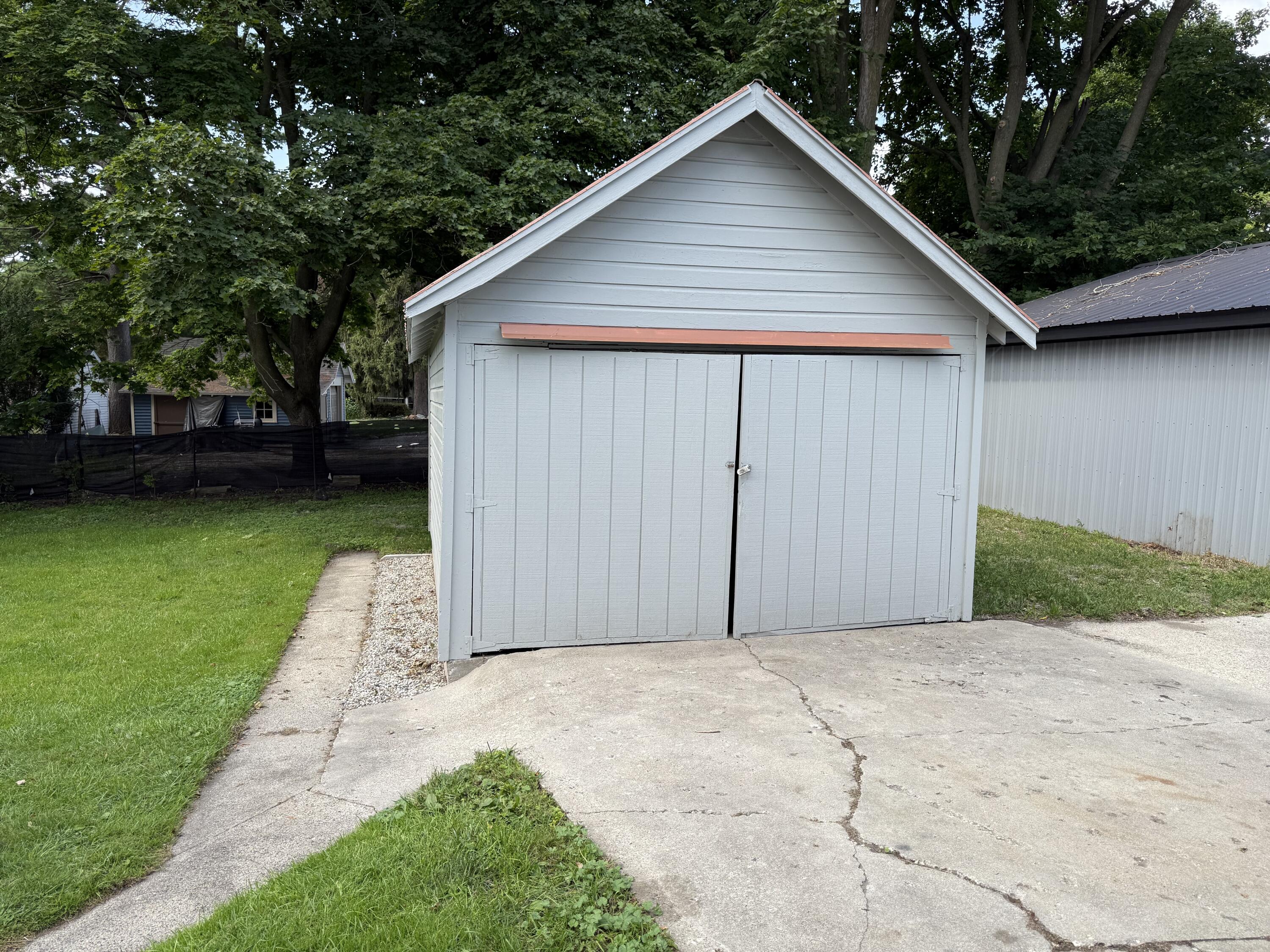313 Morse Street Property Photo 6