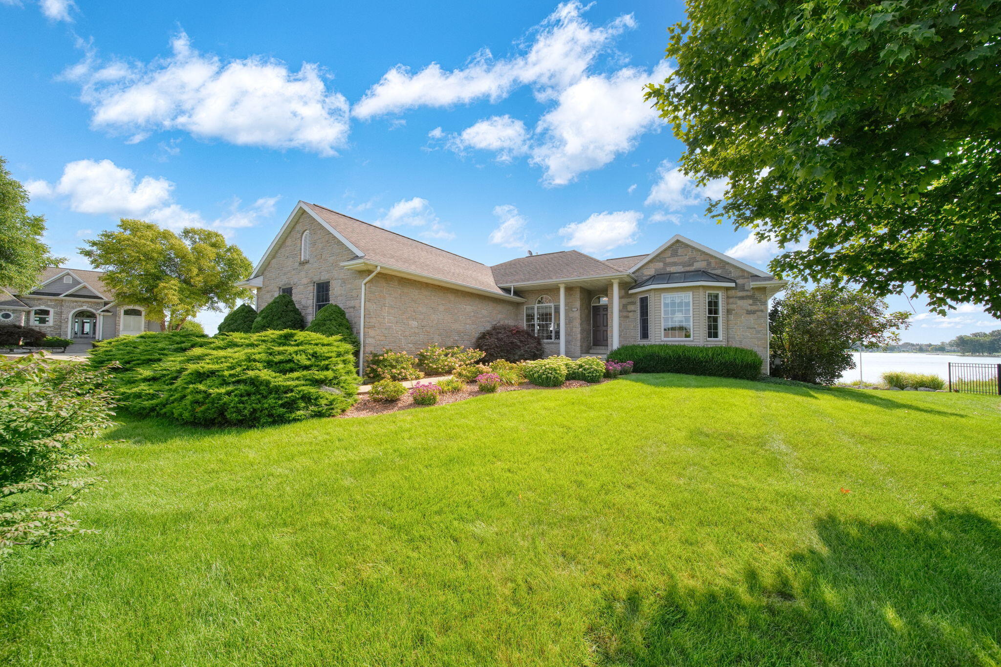 7601 Stonehedge Drive Property Photo 1