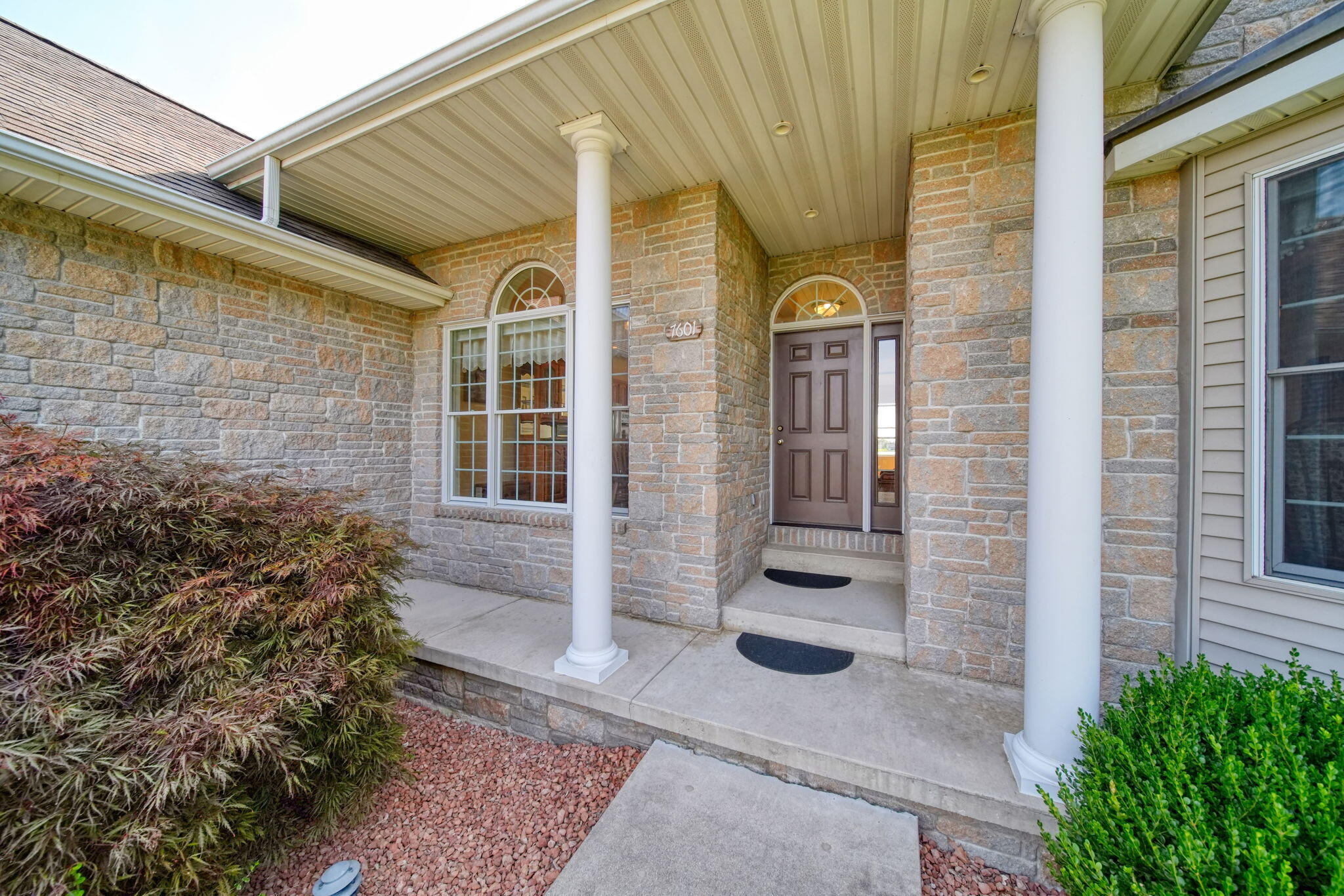 7601 Stonehedge Drive Property Photo 2