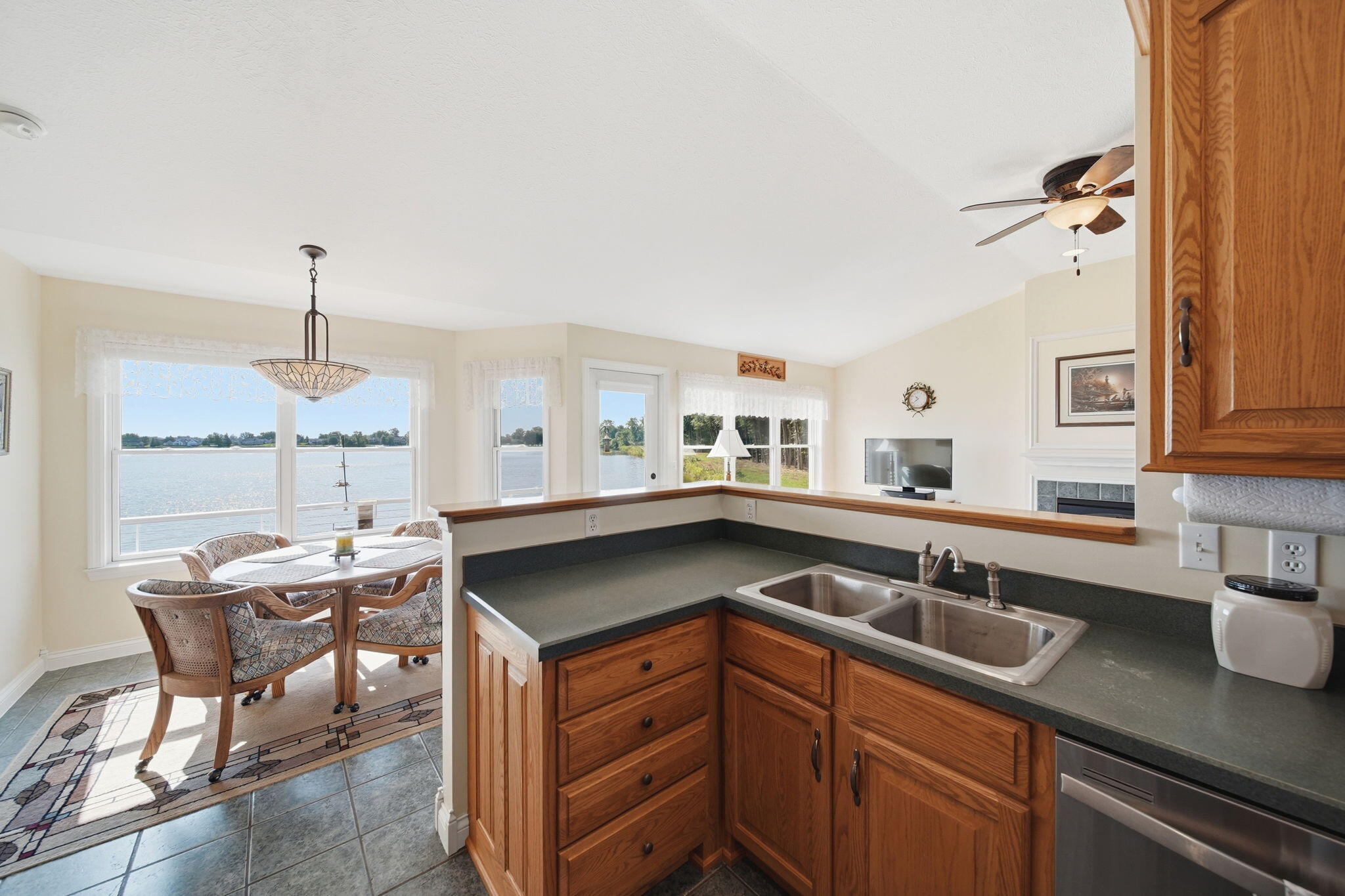 7601 Stonehedge Drive Property Photo 13