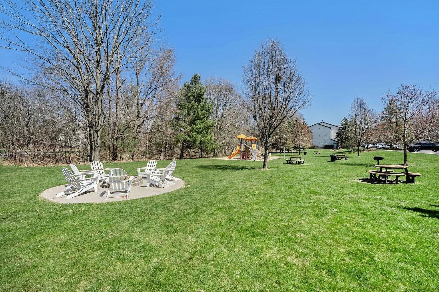 18400 N Ridge Court 17 Property Photo 22