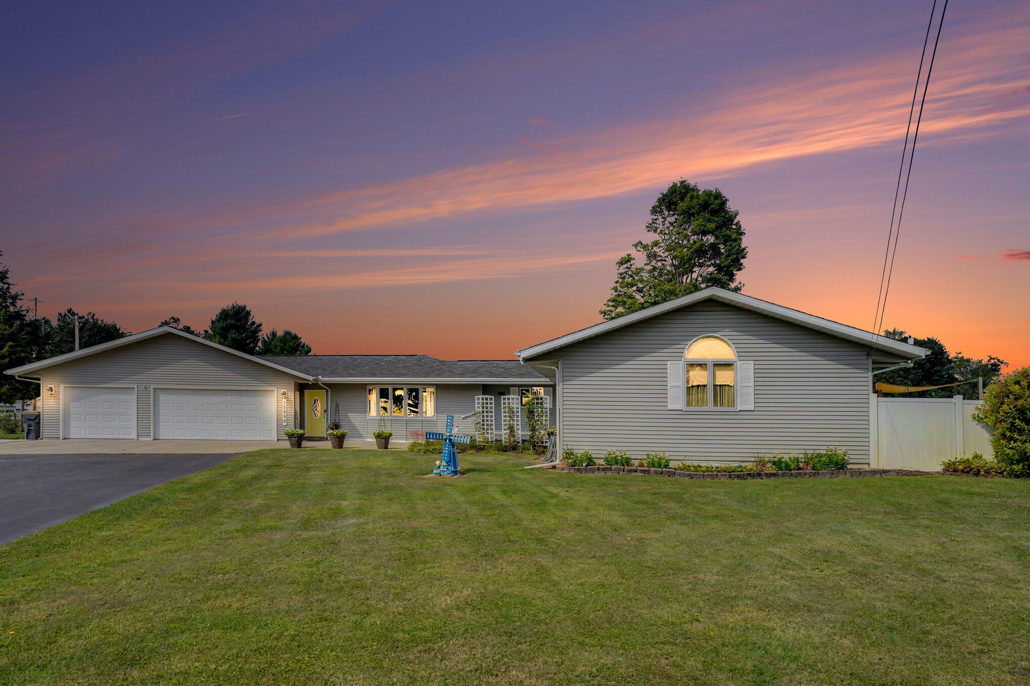 12996 Bayview Drive Property Photo 2