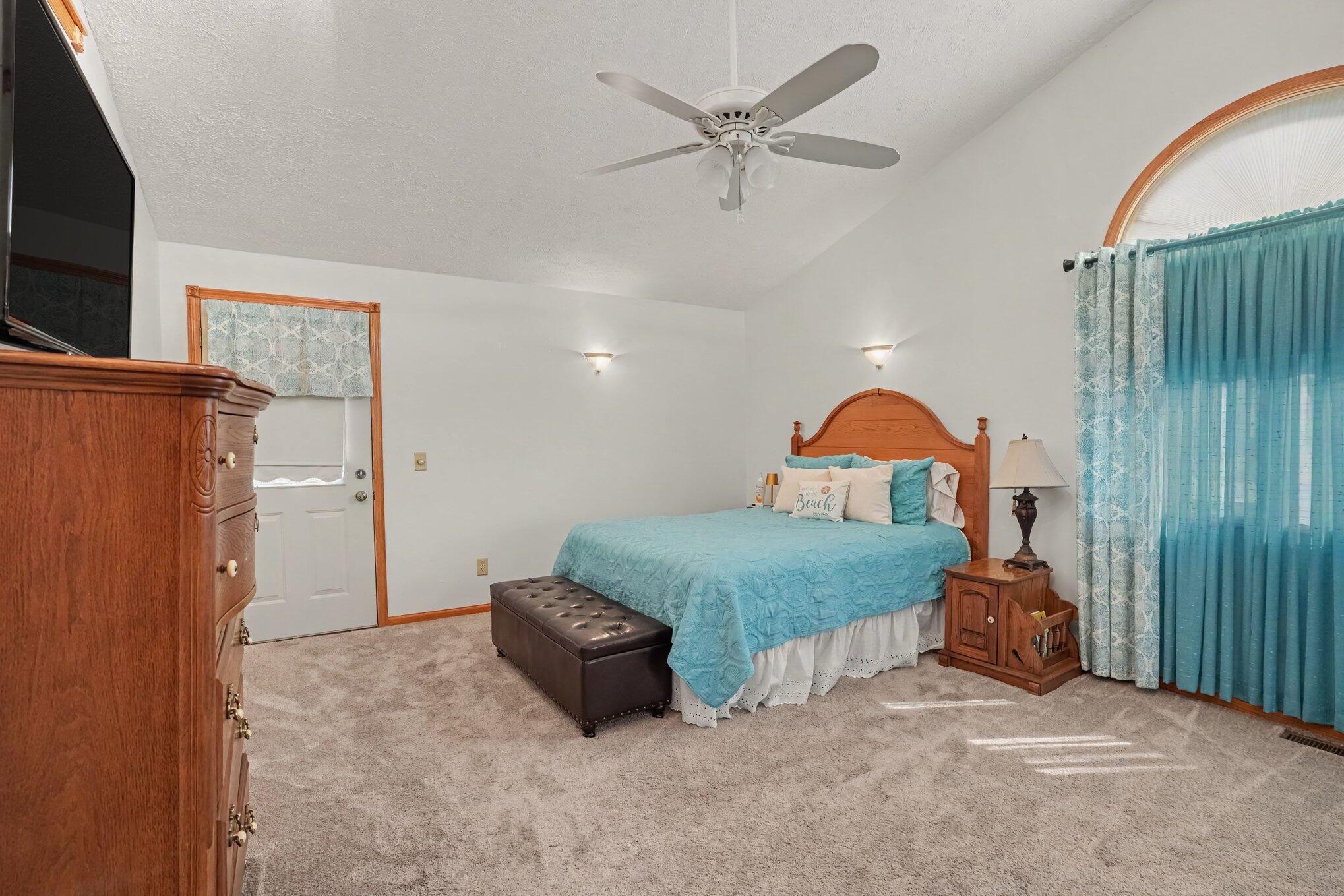 12996 Bayview Drive Property Photo 14
