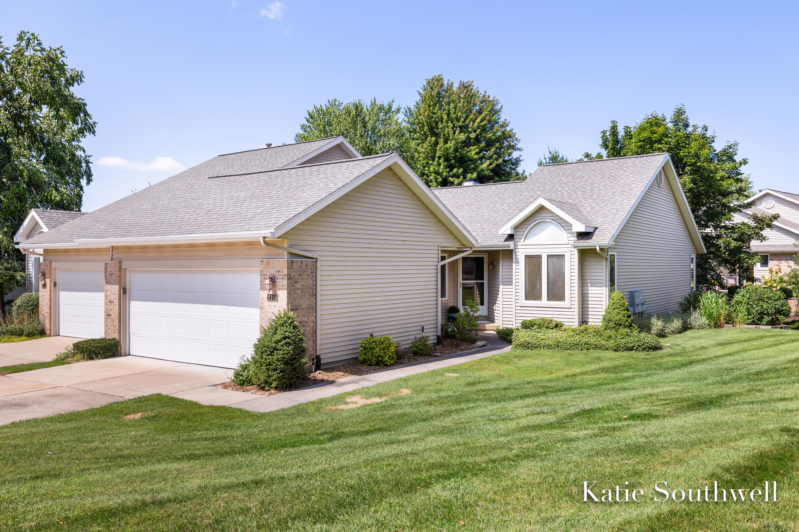 2116 Shetland Drive Ne Property Photo 1