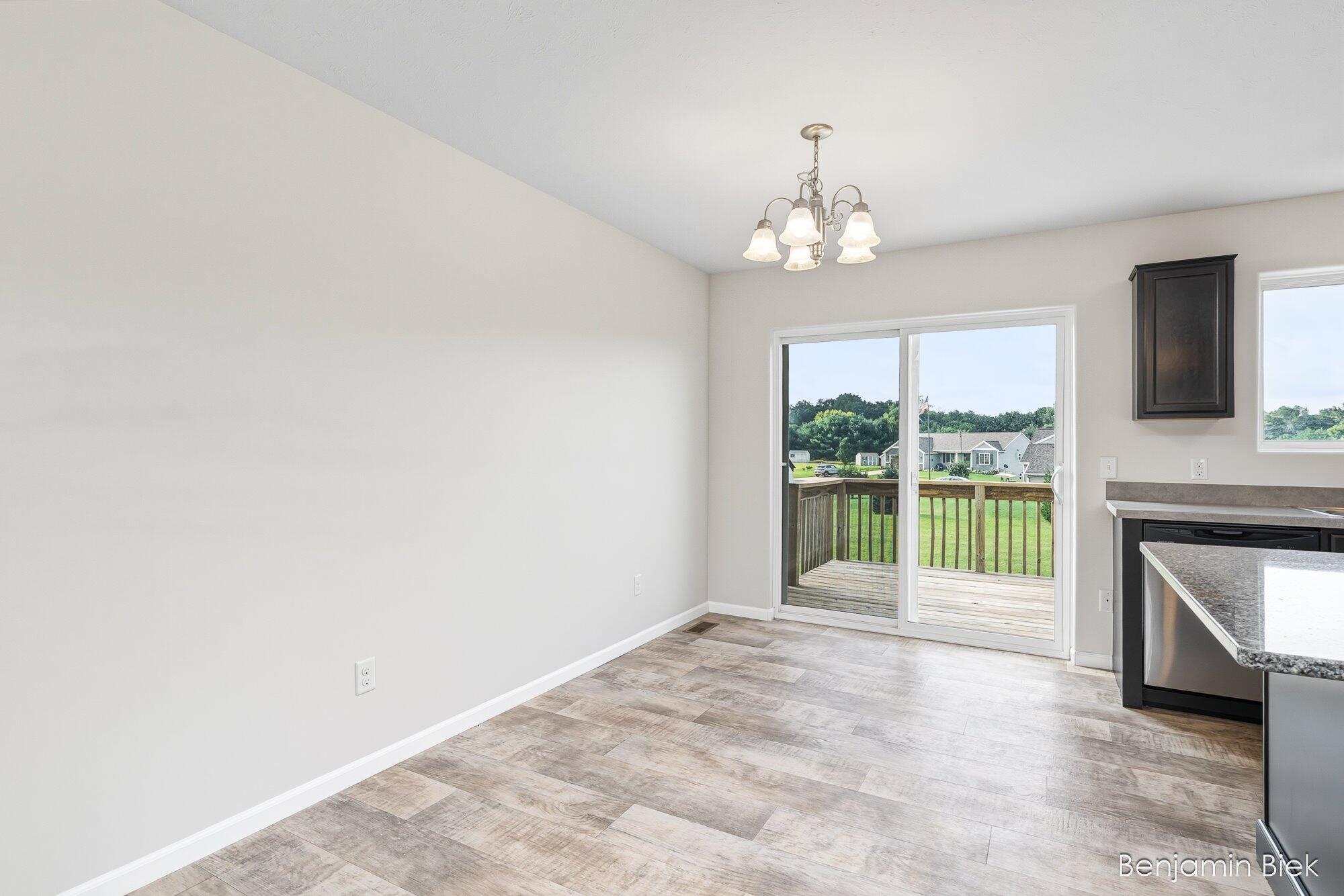 2809 Ivy Lane Property Photo 11