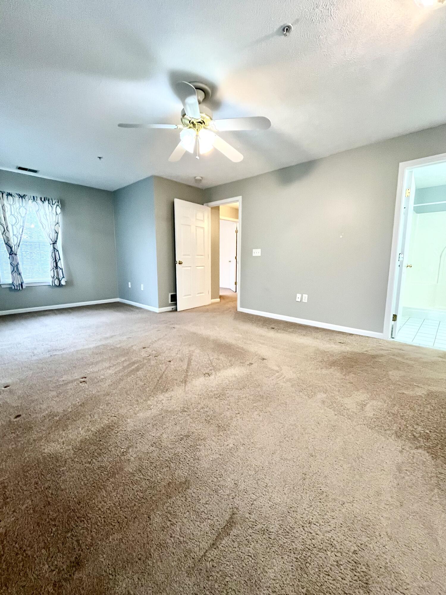 4417 Inverness Street Property Photo 8