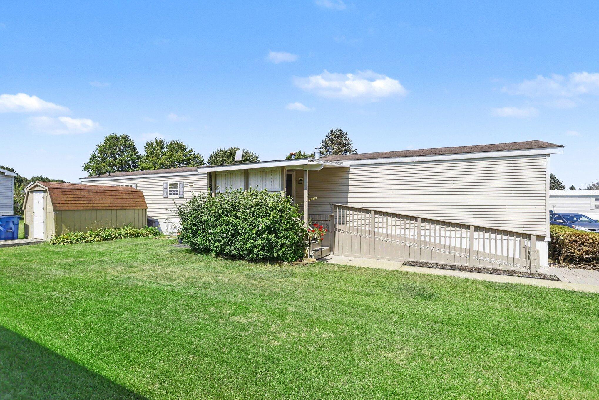69205 Garver Lake Road 52 Property Photo 3