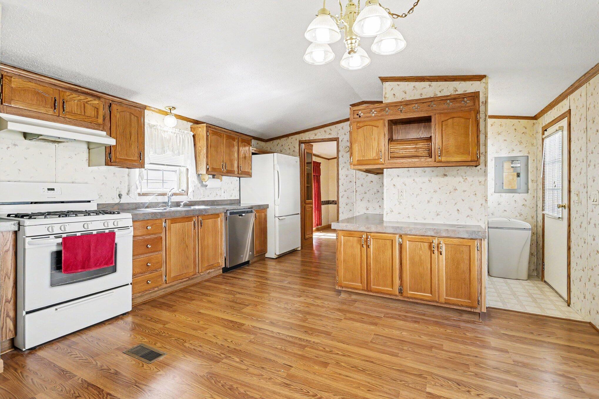 69205 Garver Lake Road 52 Property Photo 10