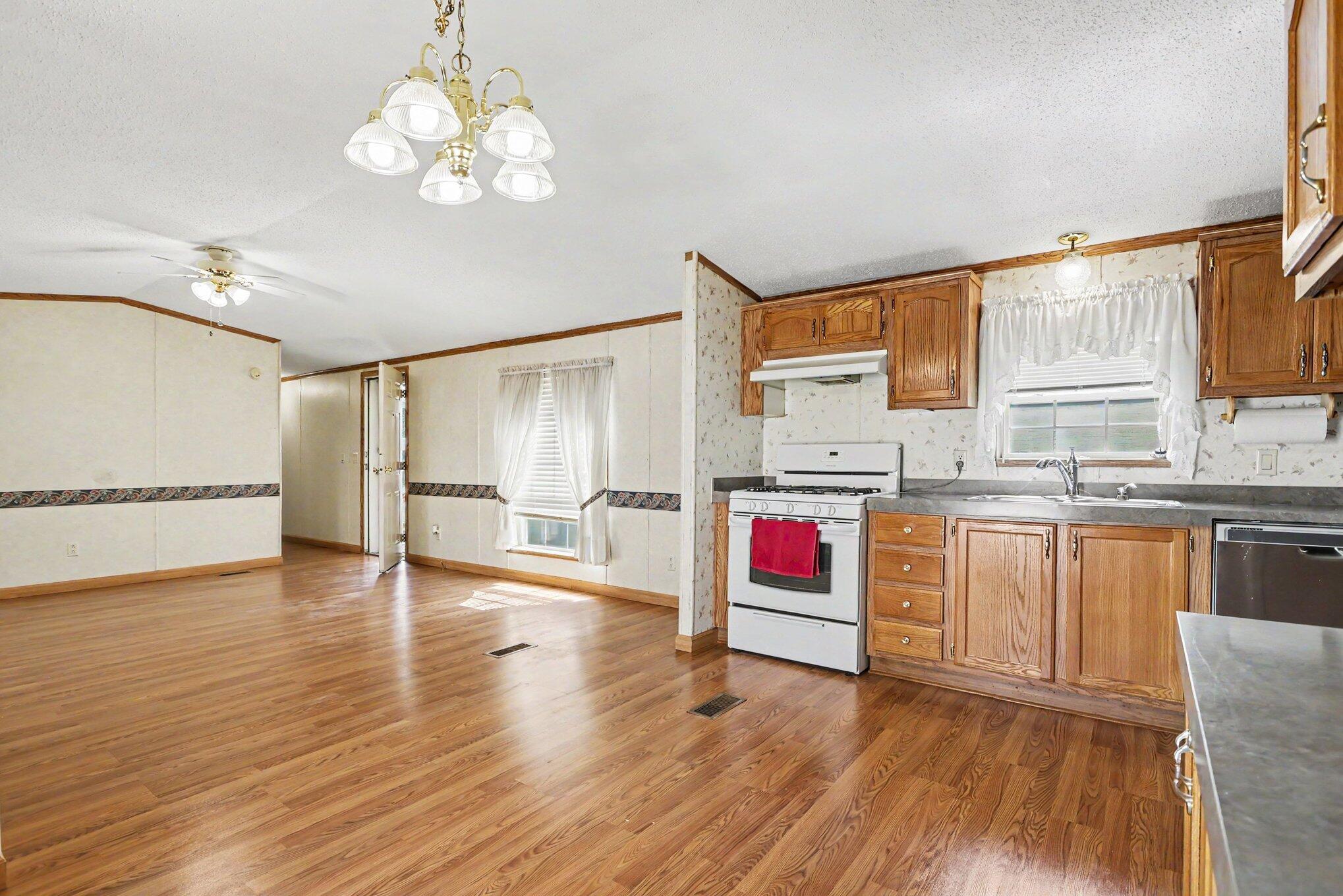 69205 Garver Lake Road 52 Property Photo 12