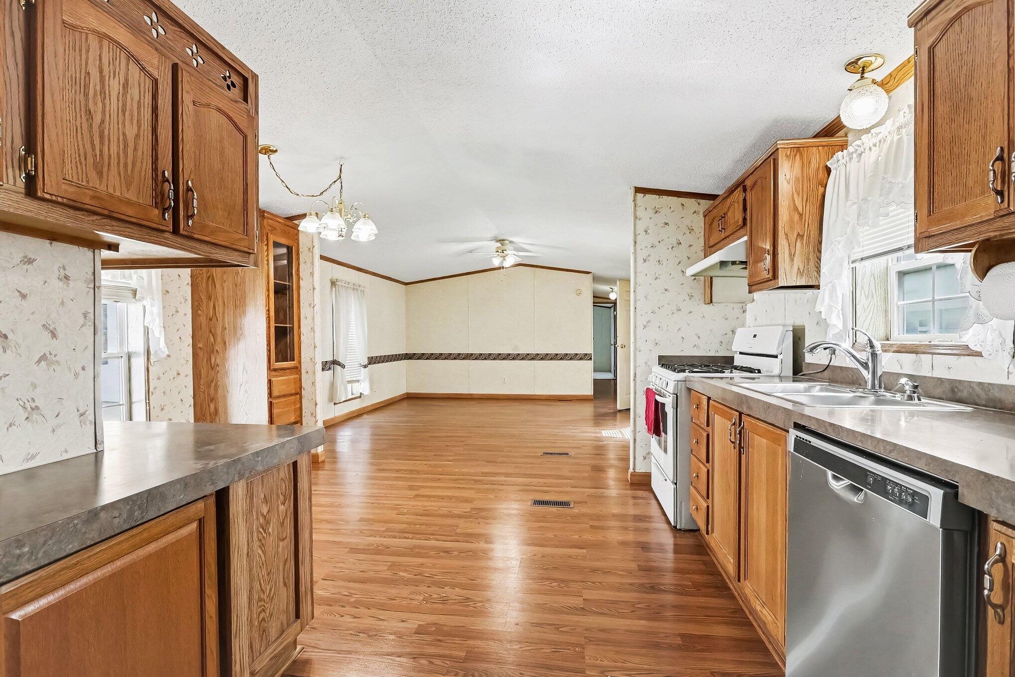 69205 Garver Lake Road 52 Property Photo 13