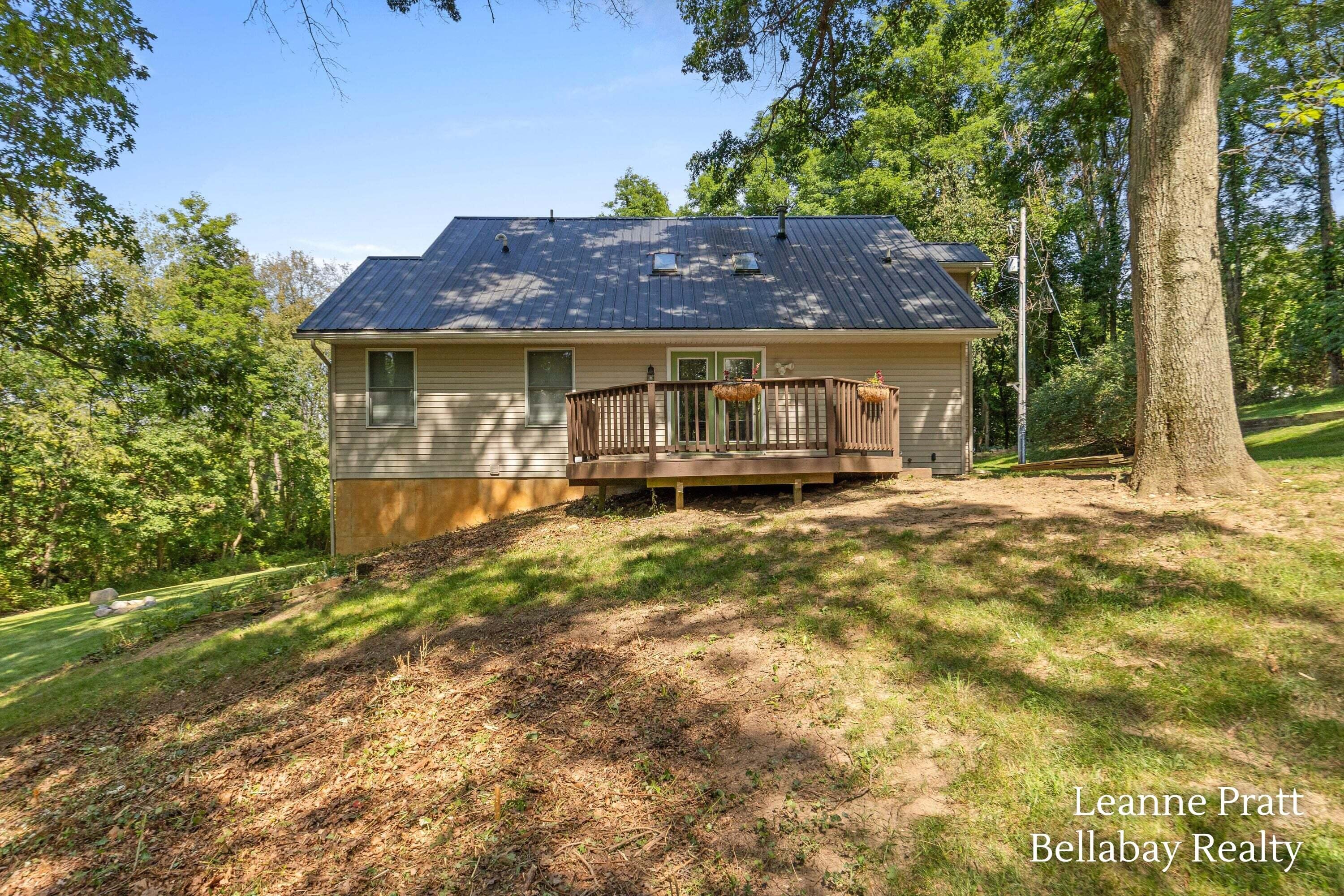 2575 Heath Road Property Photo 4