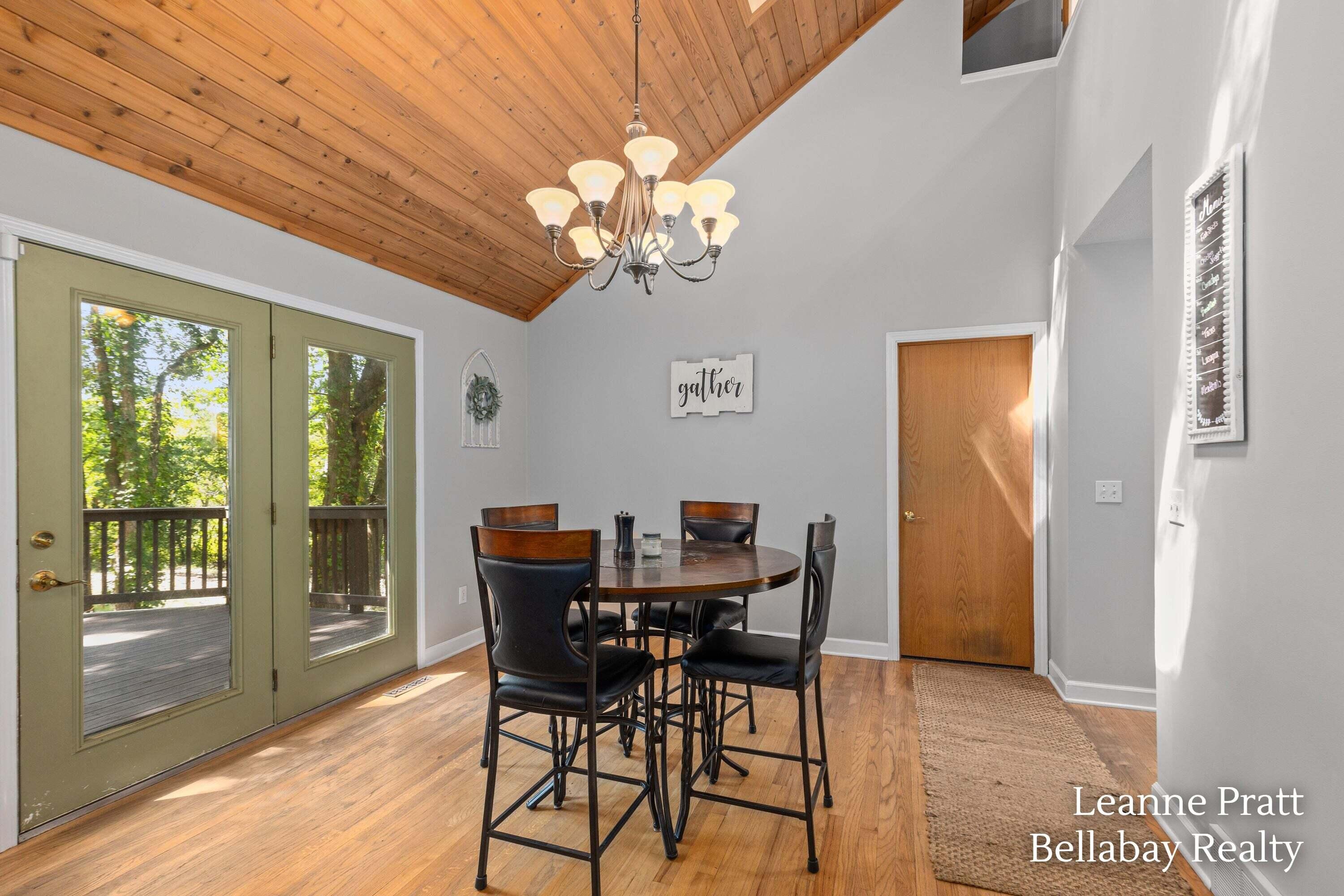 2575 Heath Road Property Photo 12
