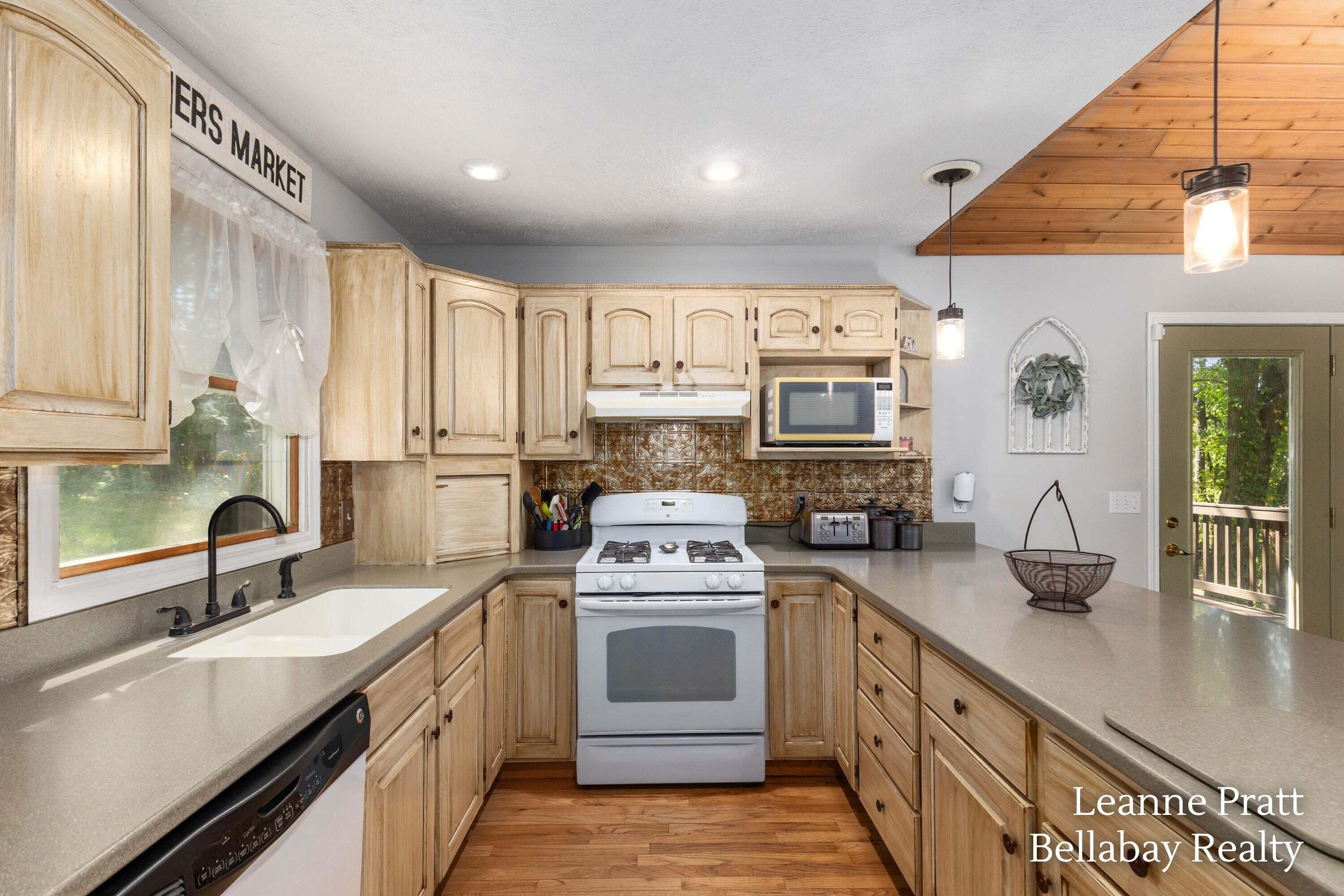 2575 Heath Road Property Photo 15