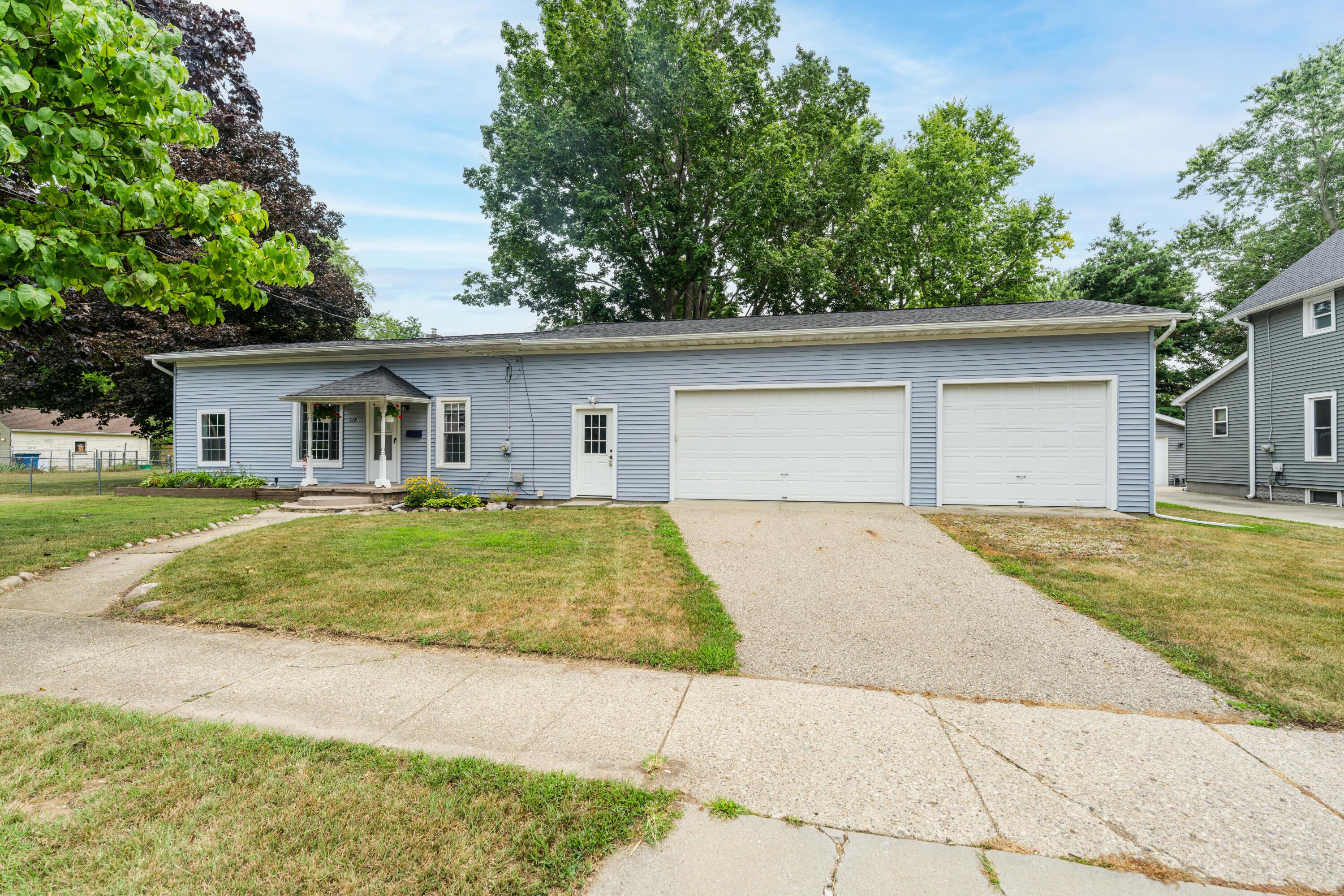 128 Floral Avenue Property Photo 2