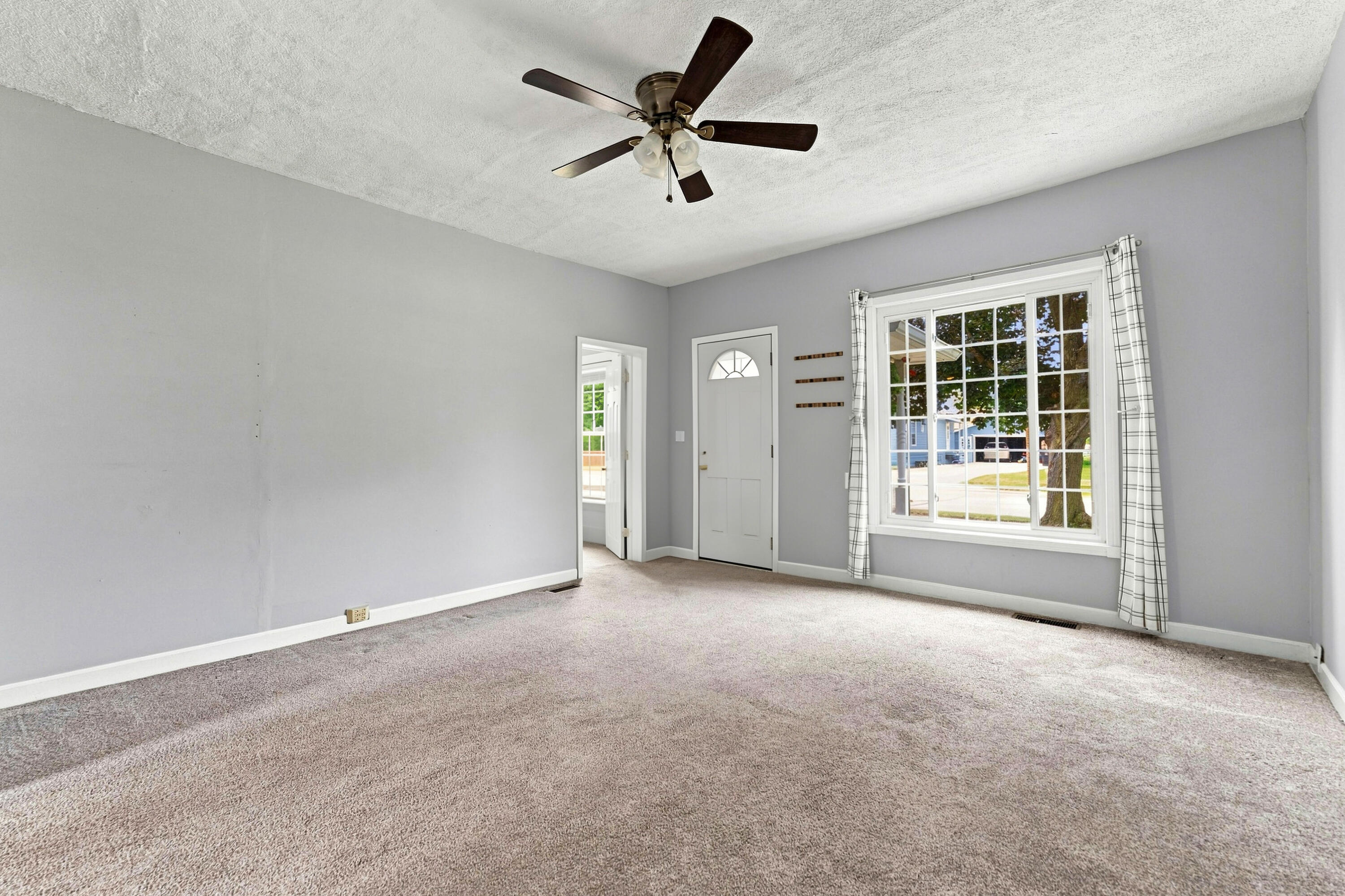 128 Floral Avenue Property Photo 4