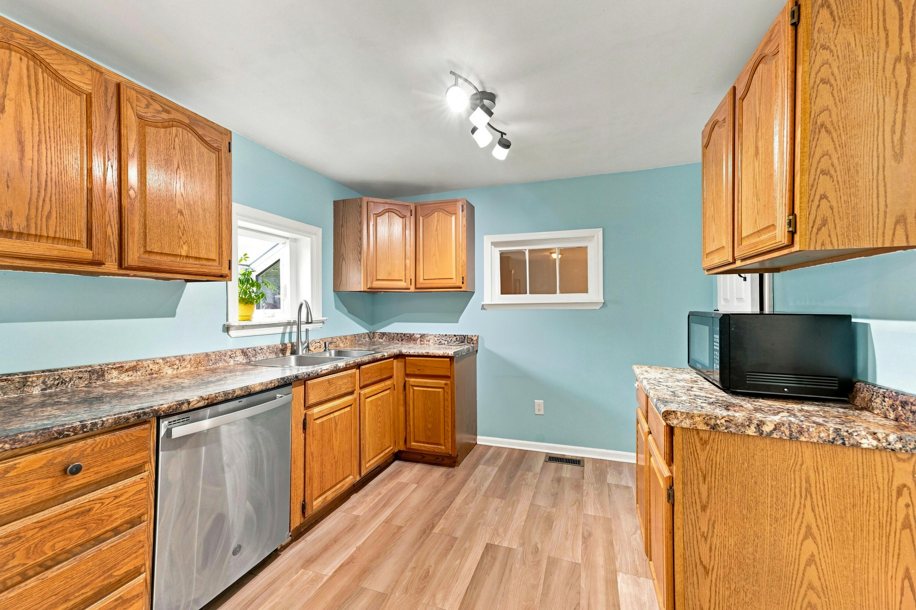128 Floral Avenue Property Photo 8