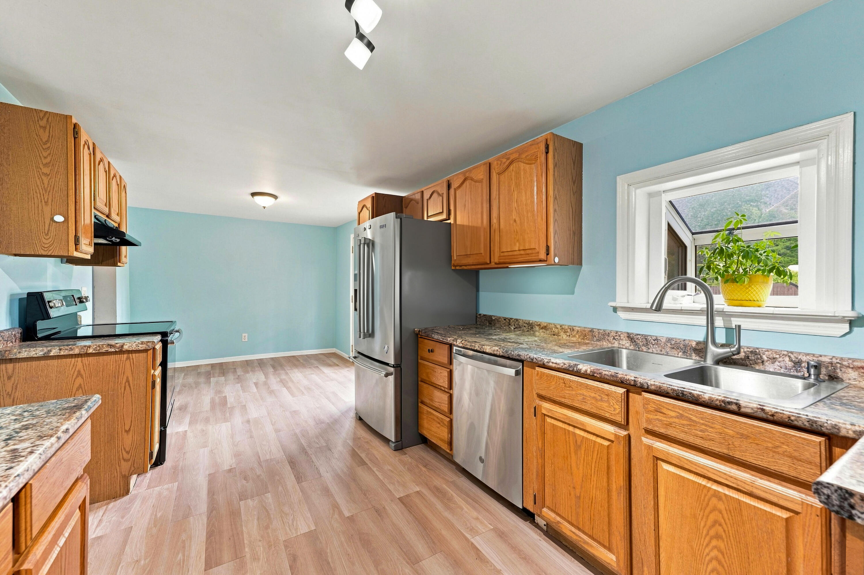 128 Floral Avenue Property Photo 9