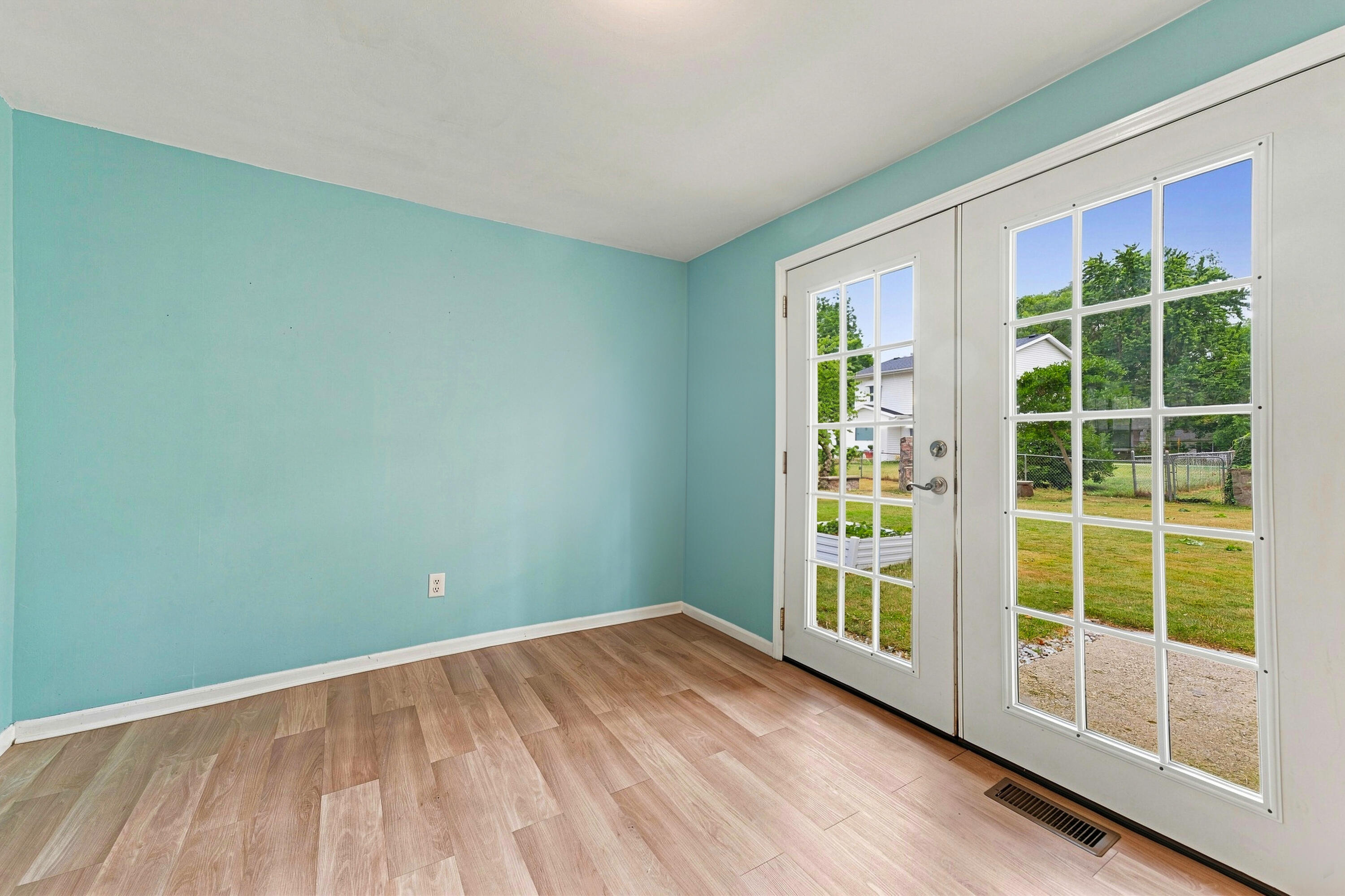 128 Floral Avenue Property Photo 11