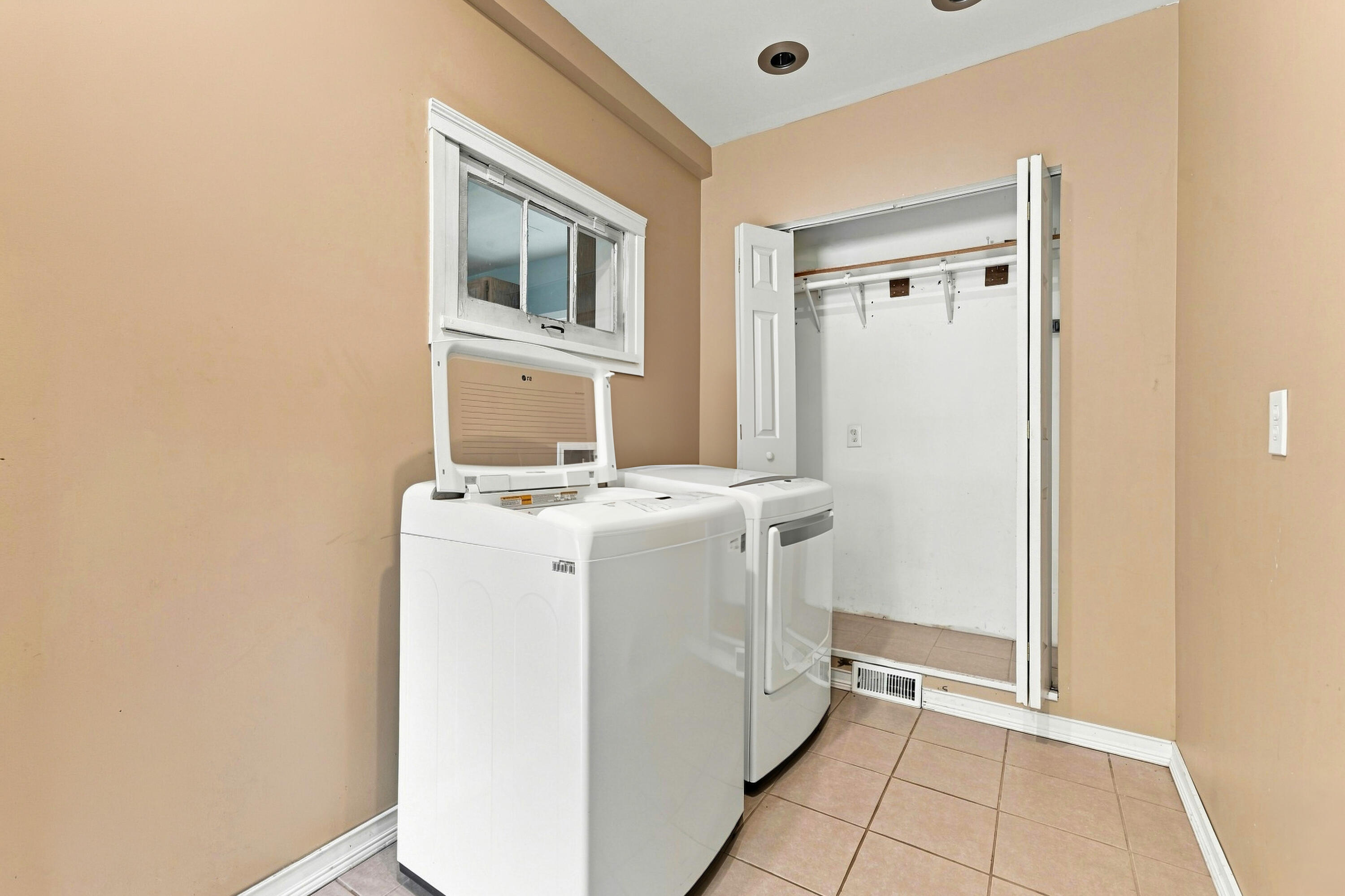 128 Floral Avenue Property Photo 19