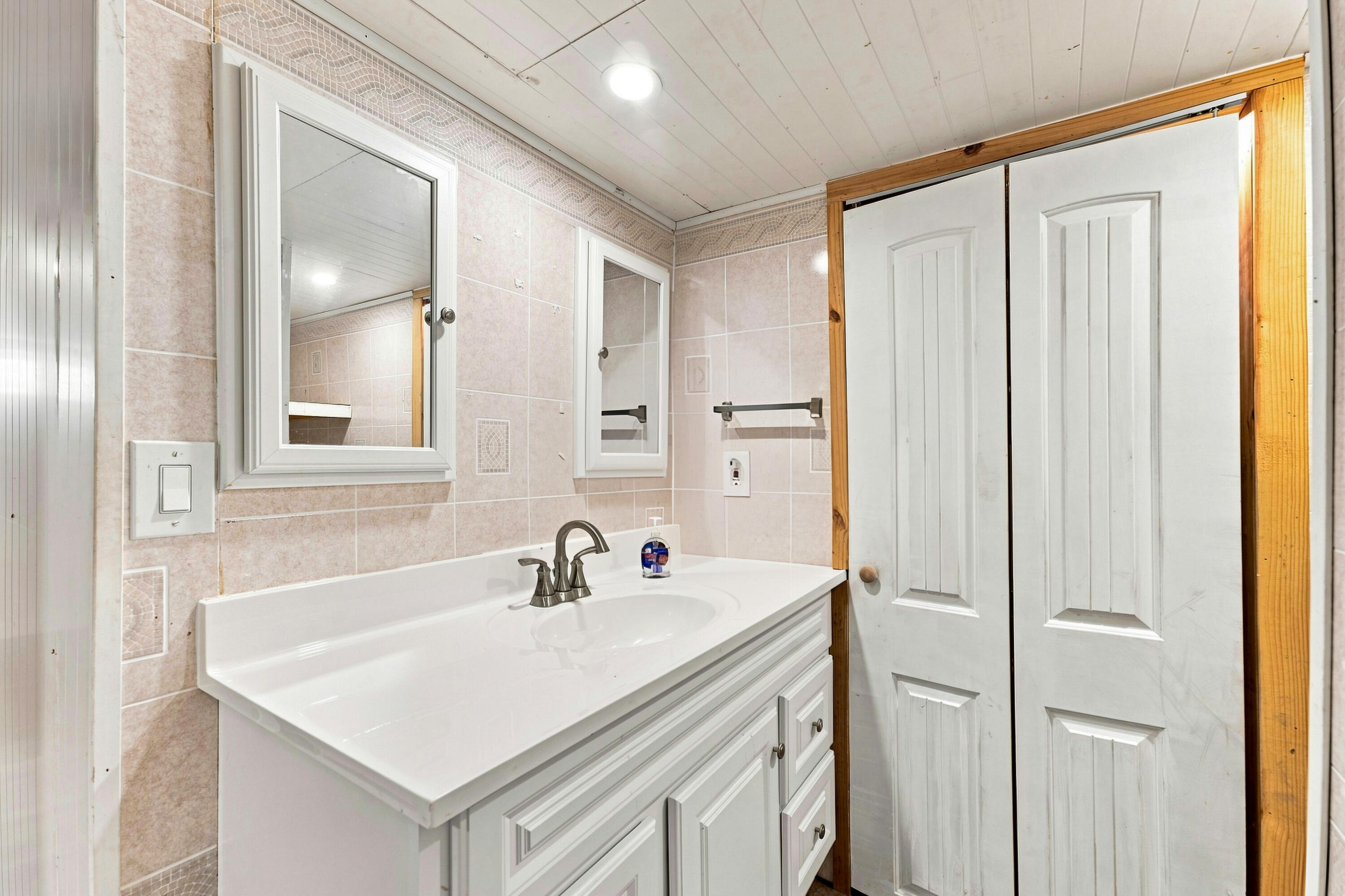 128 Floral Avenue Property Photo 23