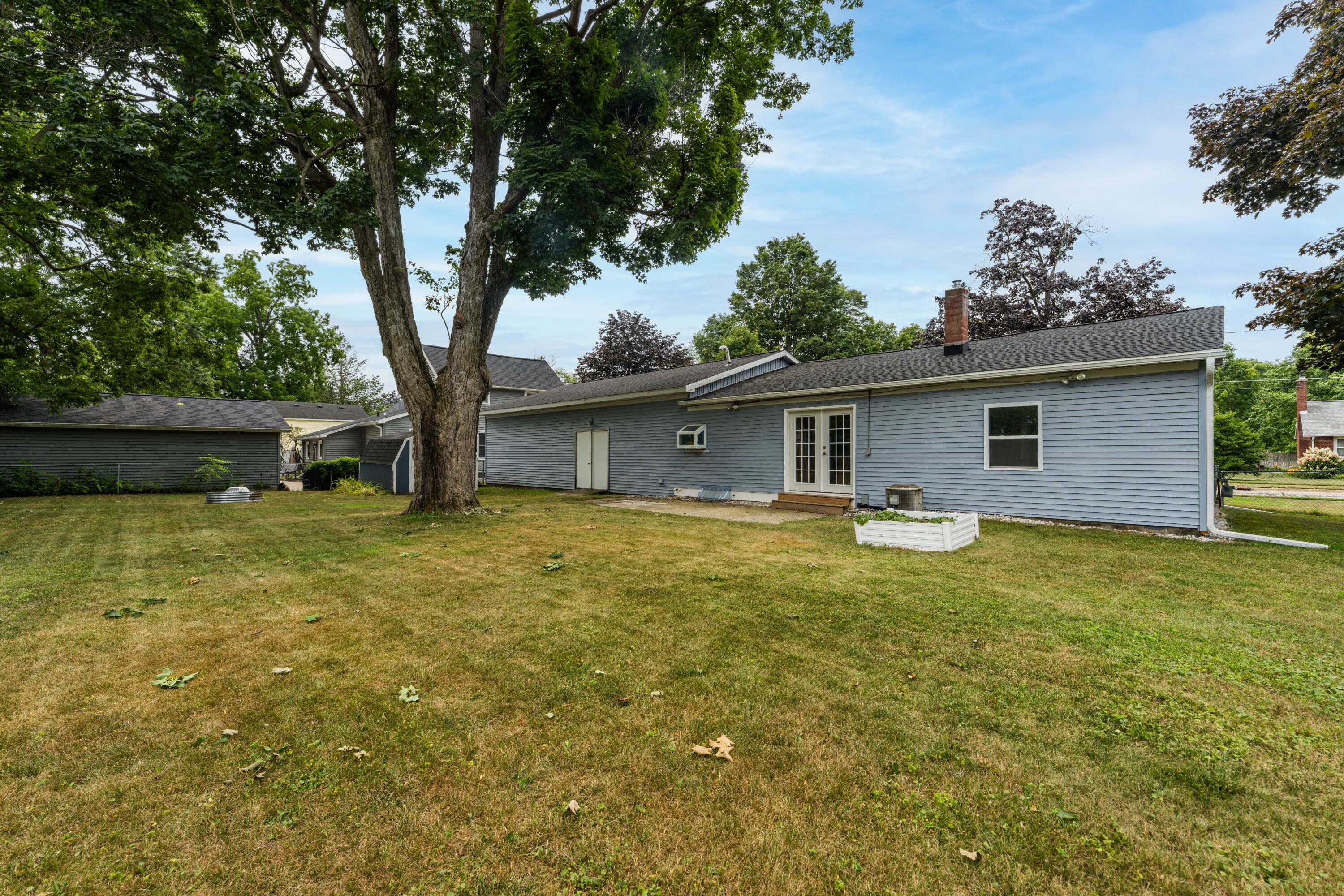 128 Floral Avenue Property Photo 28