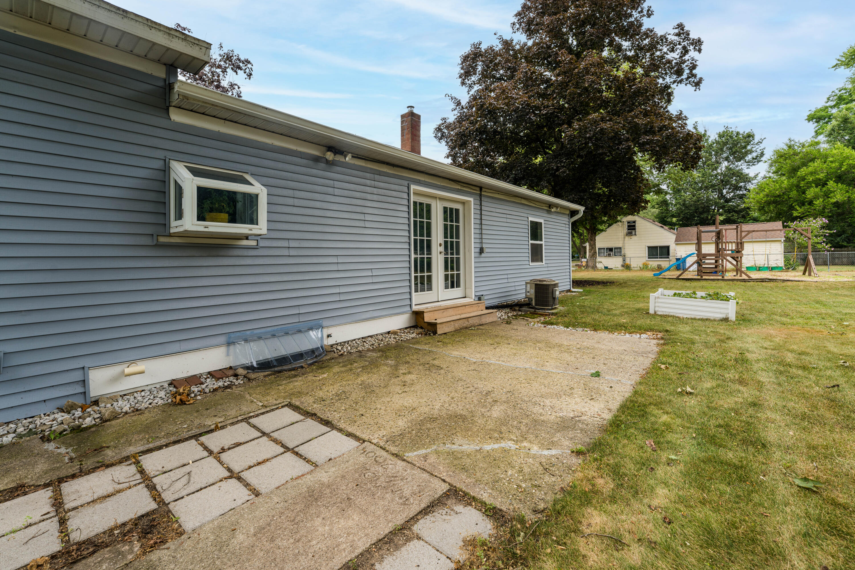 128 Floral Avenue Property Photo 31