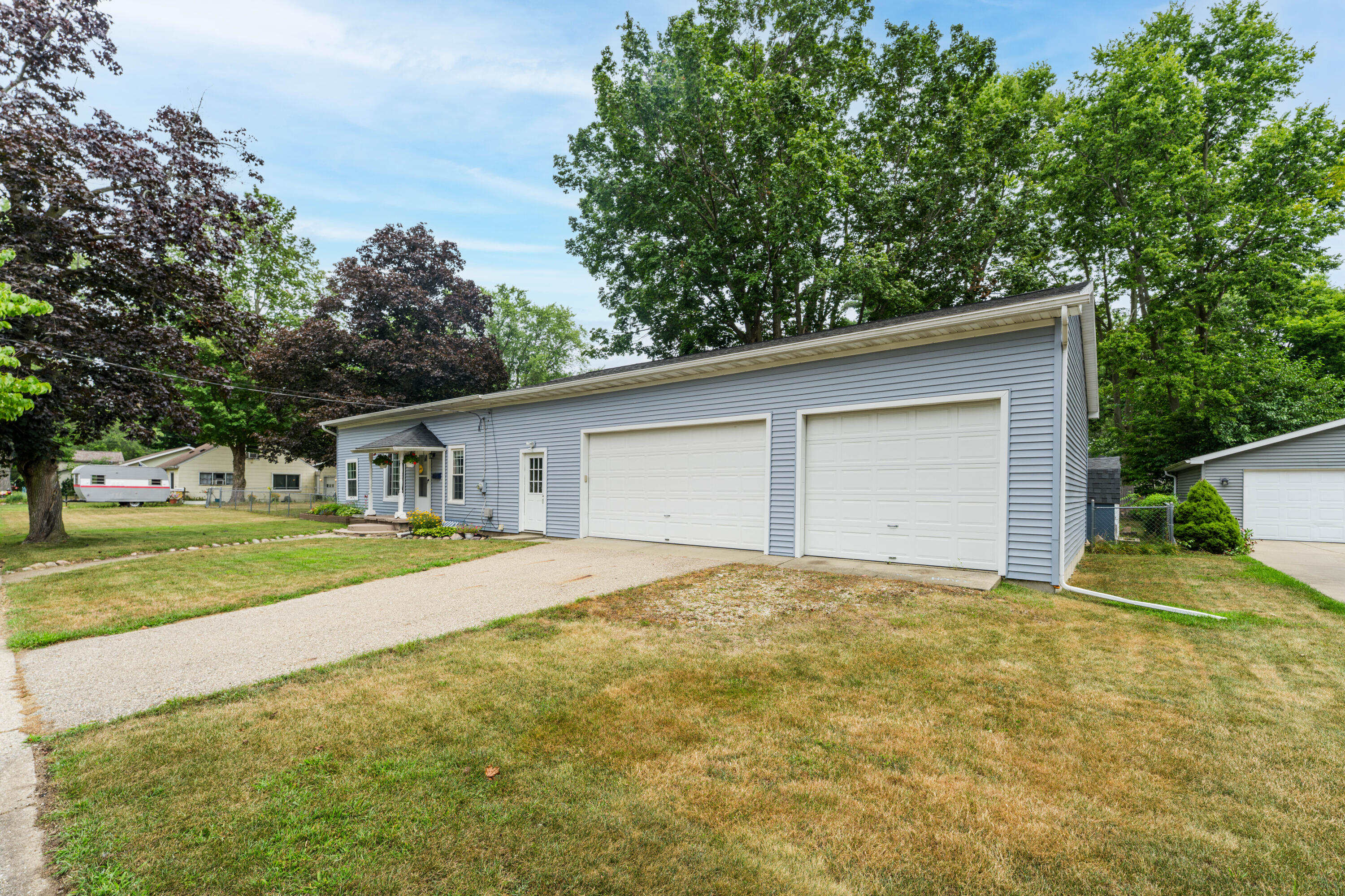 128 Floral Avenue Property Photo 32