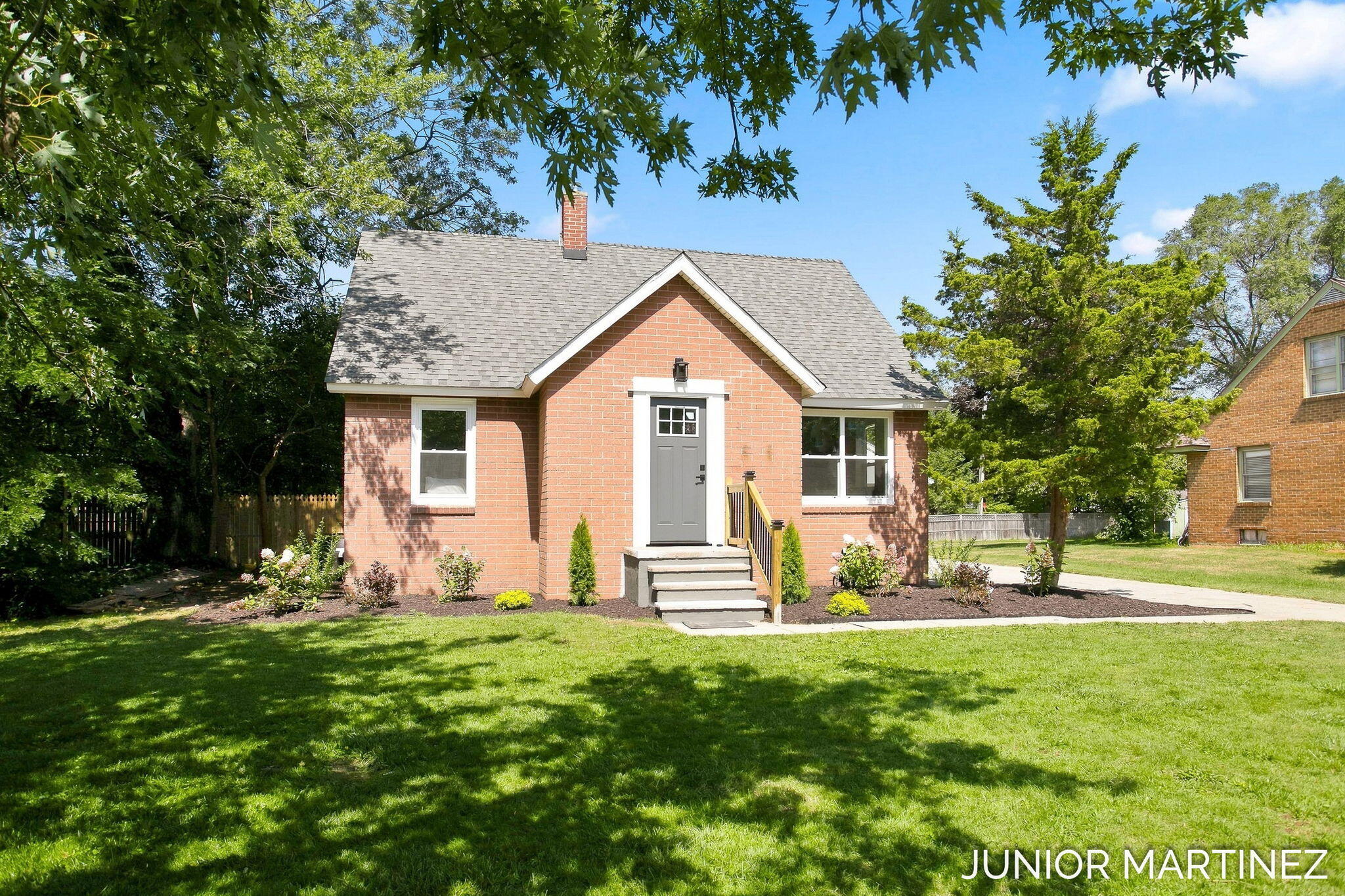 23 E 35th Street