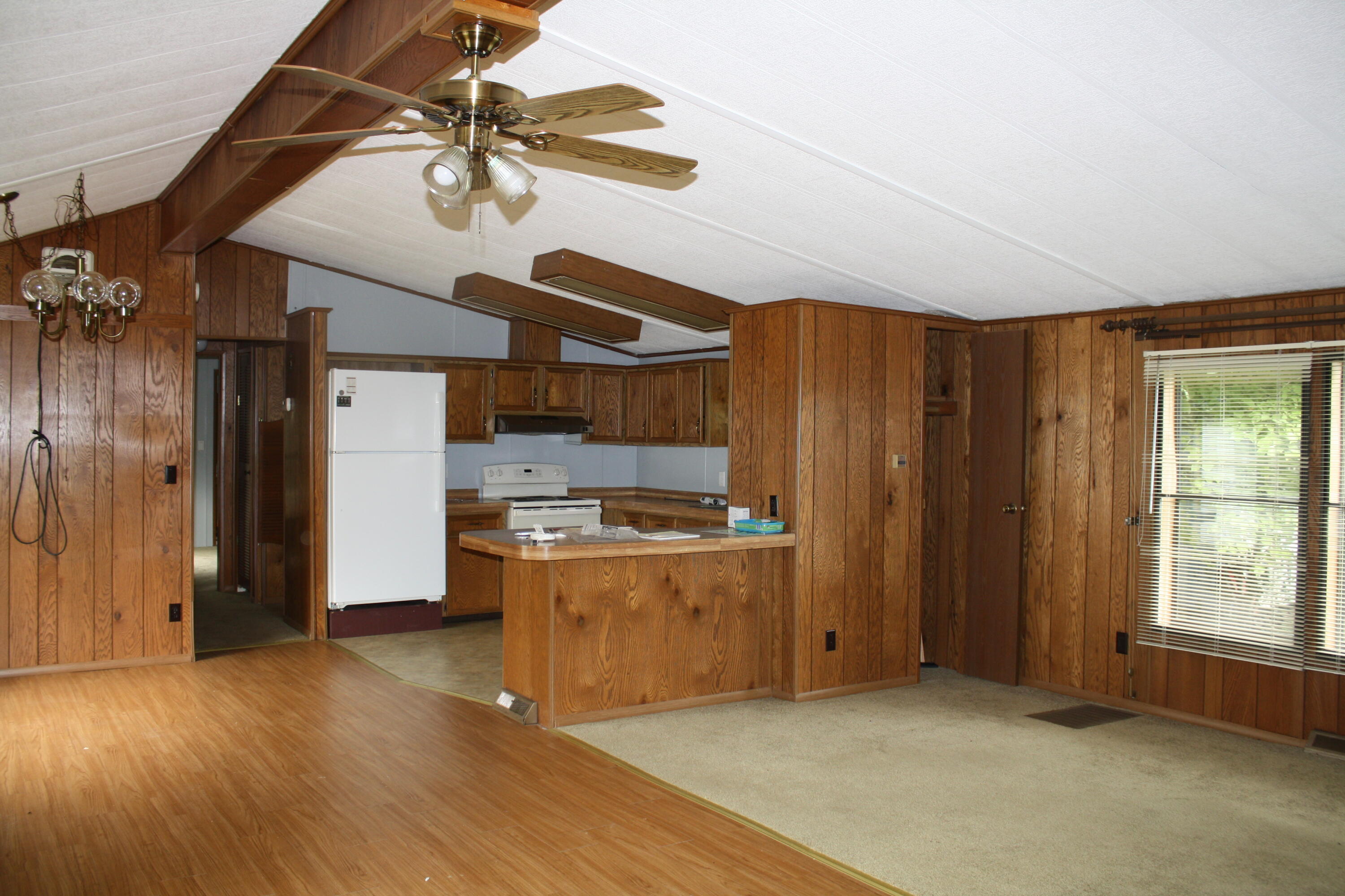 1580 Larry Drive 44 Property Photo 5