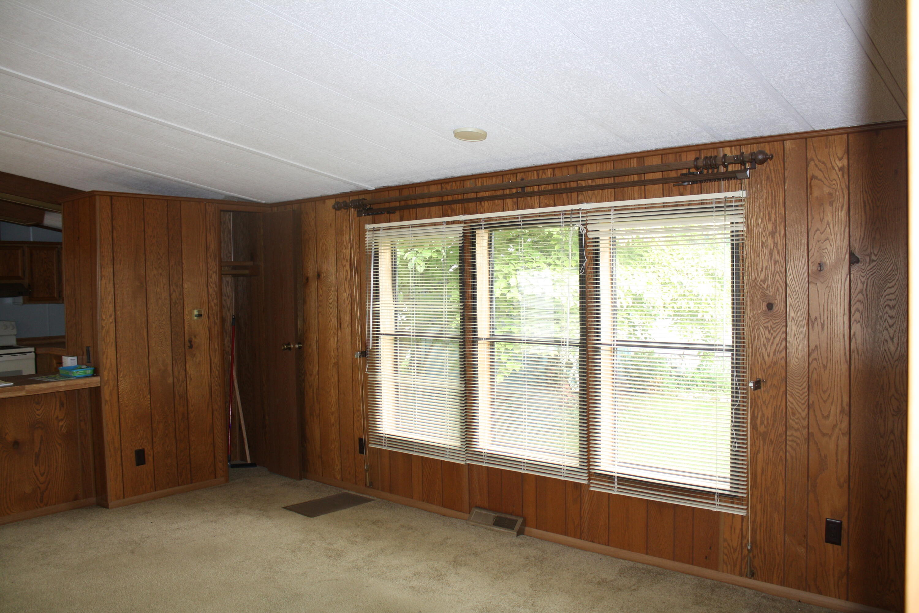 1580 Larry Drive 44 Property Photo 6