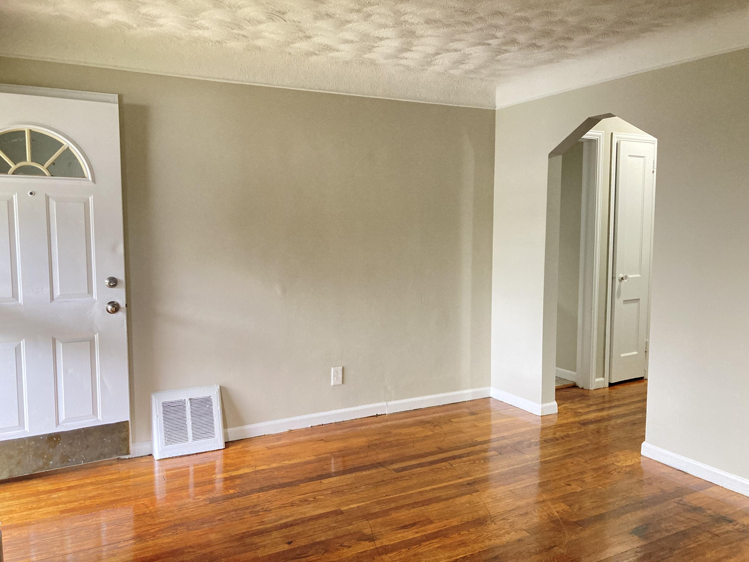 19447 Rutherford Street Property Photo 3