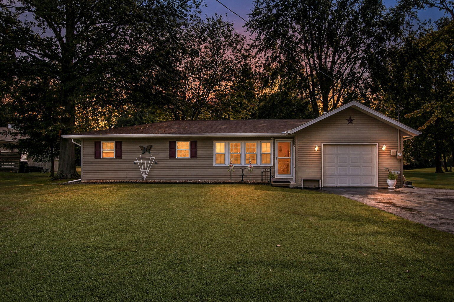 5609 Johnson Road Property Photo 2