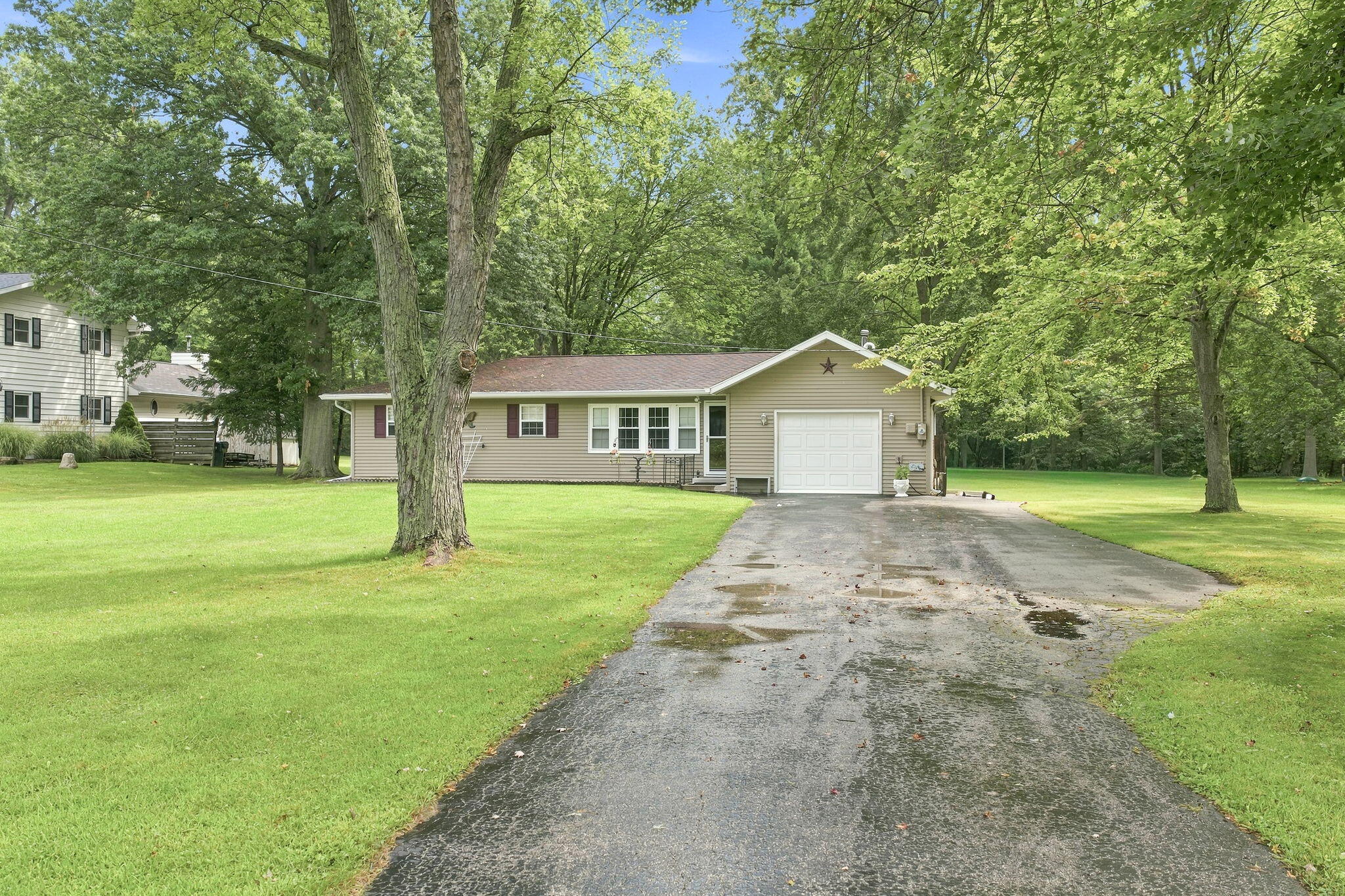 5609 Johnson Road Property Photo 4