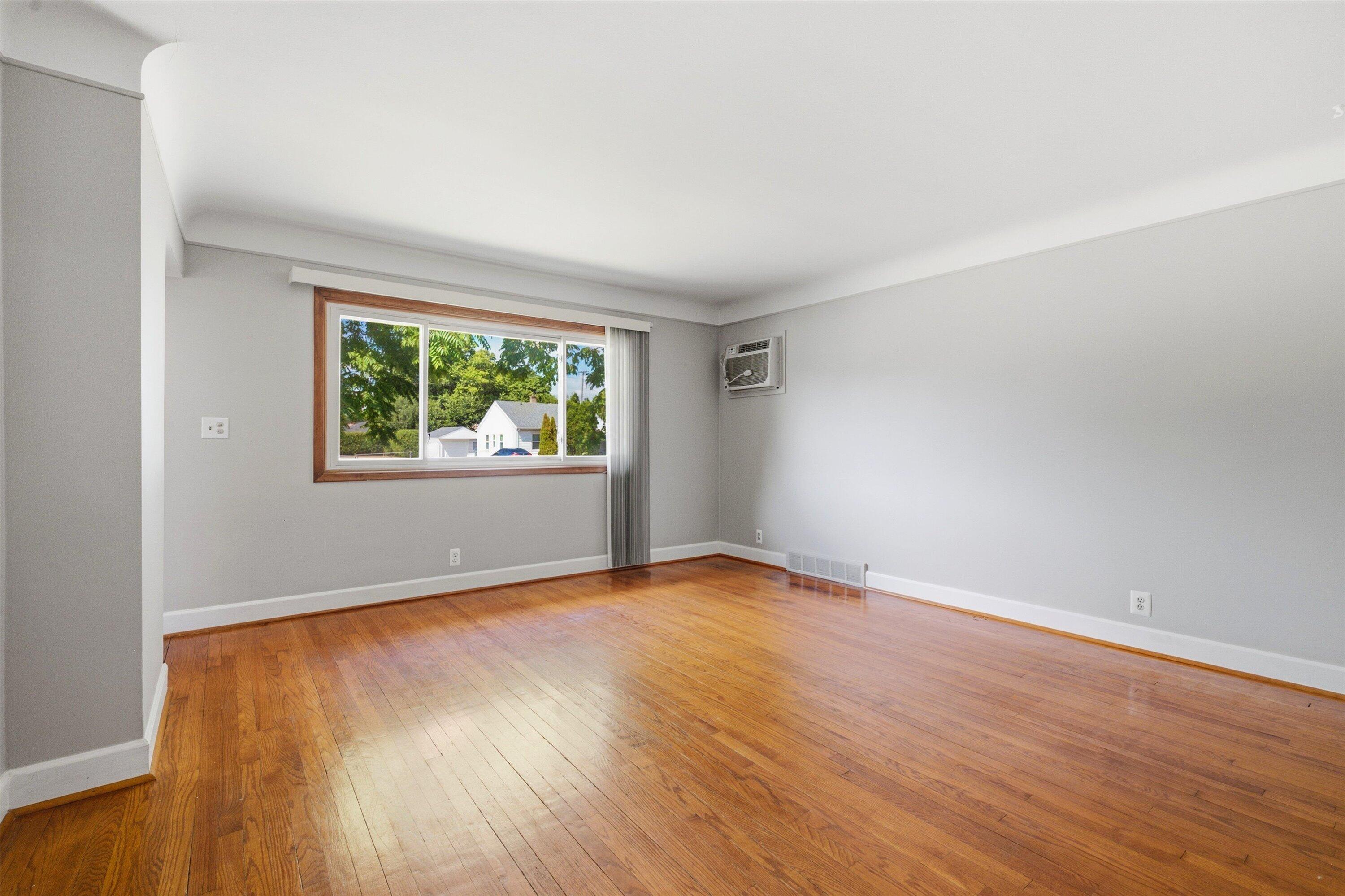 4159 Monroe Street Property Photo 4