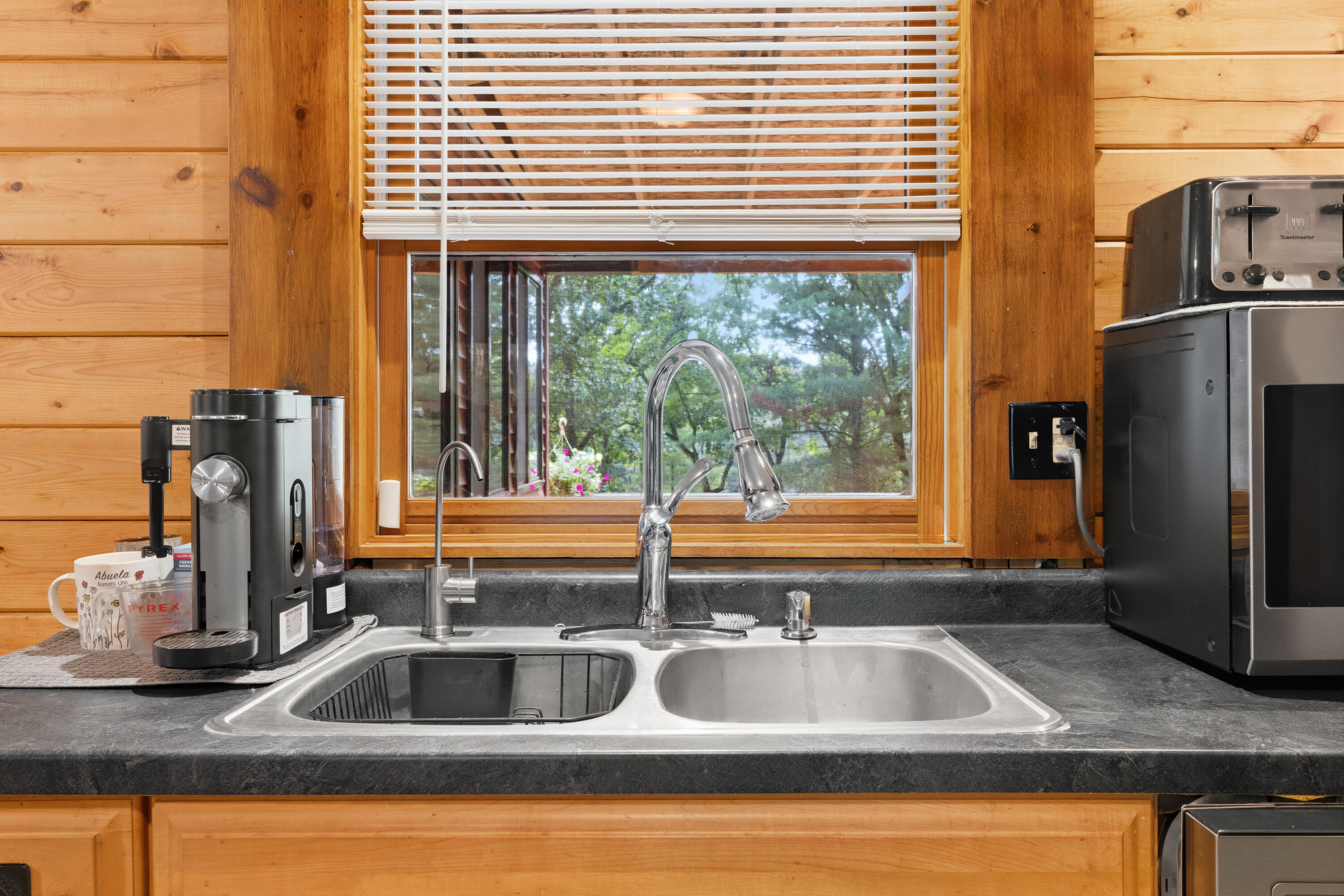 7616 Automobile Road Property Photo 12