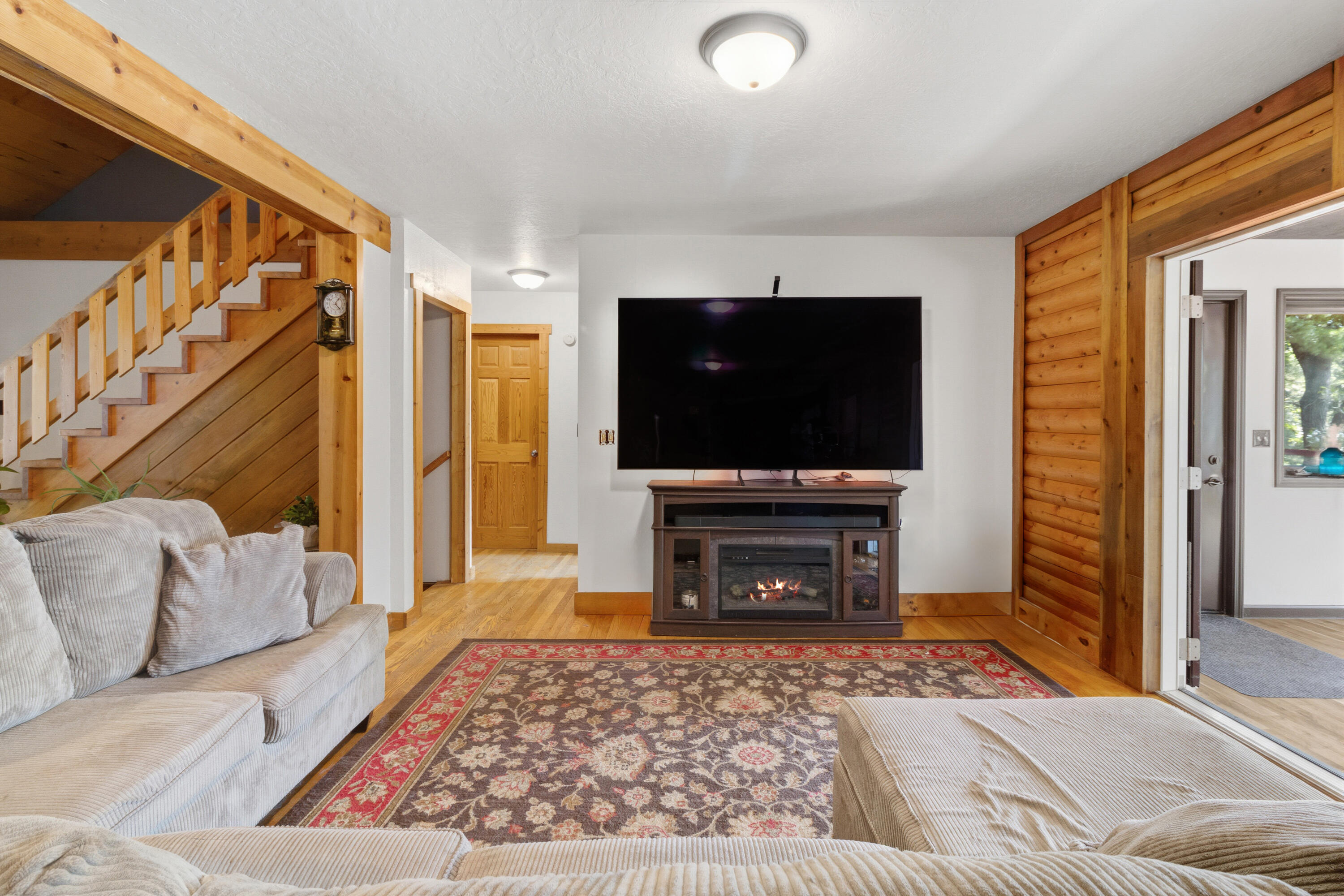 7616 Automobile Road Property Photo 16