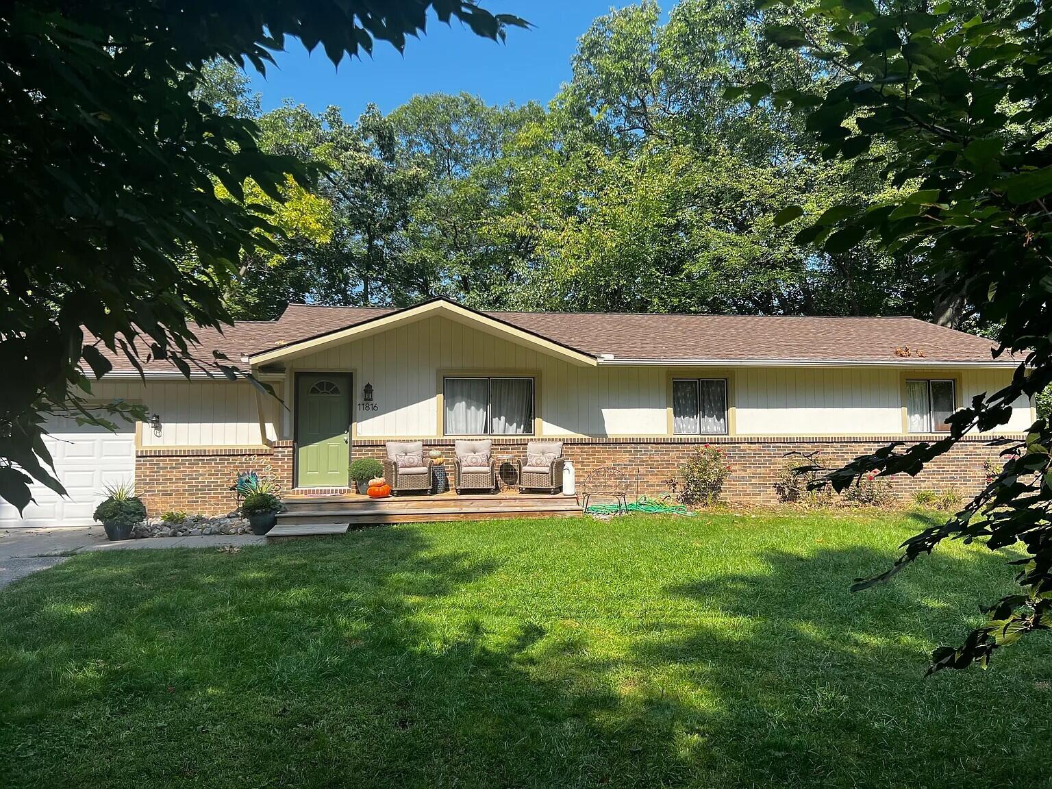 11816 Highridge Drive Property Photo 1