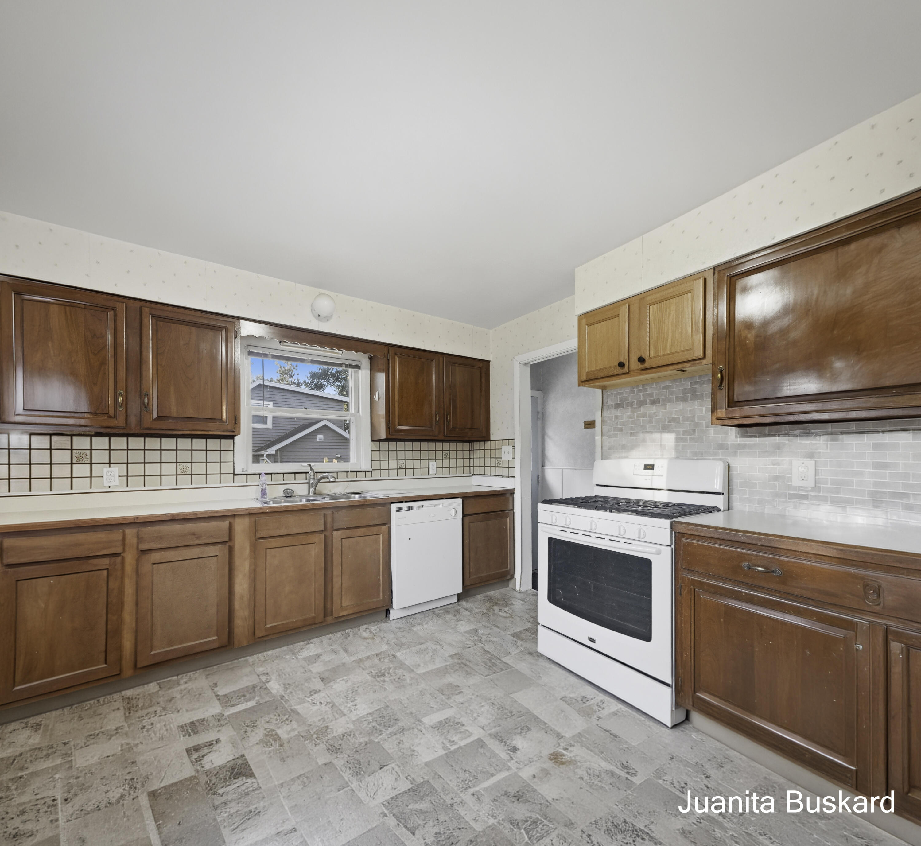 3449 Taft Avenue Sw Property Photo 5