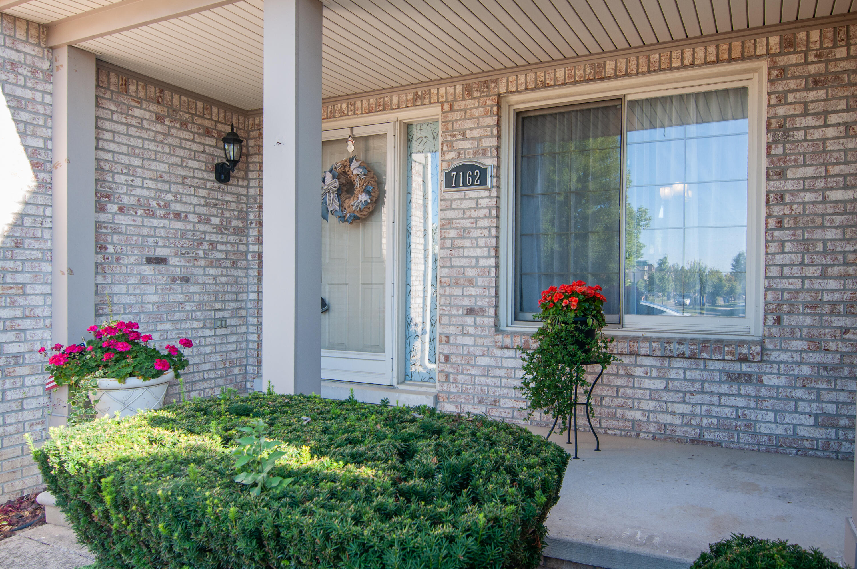 7162 Fox Woods Drive Property Photo 3