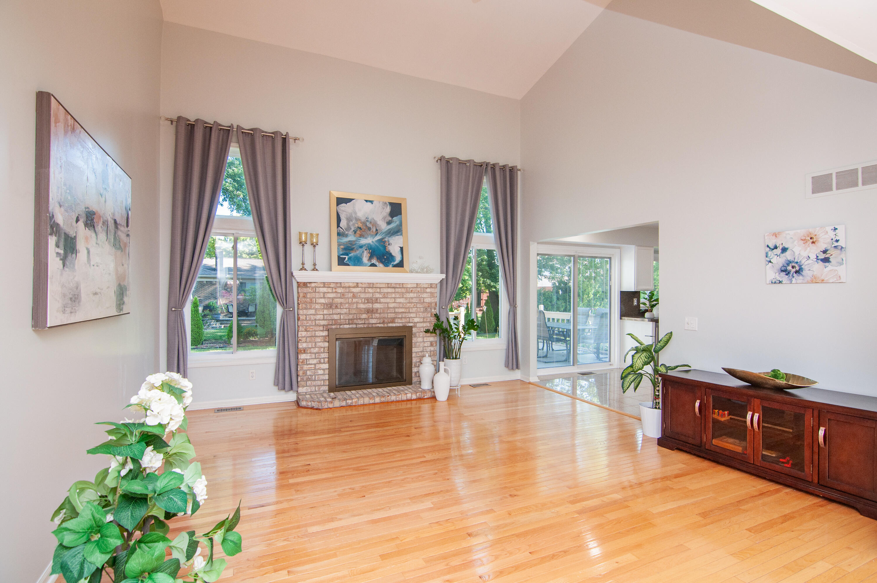7162 Fox Woods Drive Property Photo 6