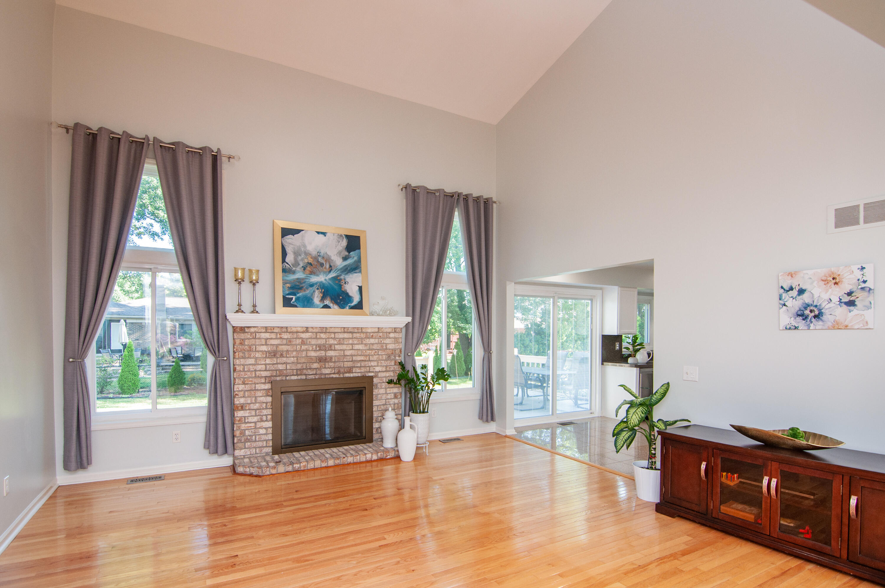 7162 Fox Woods Drive Property Photo 10