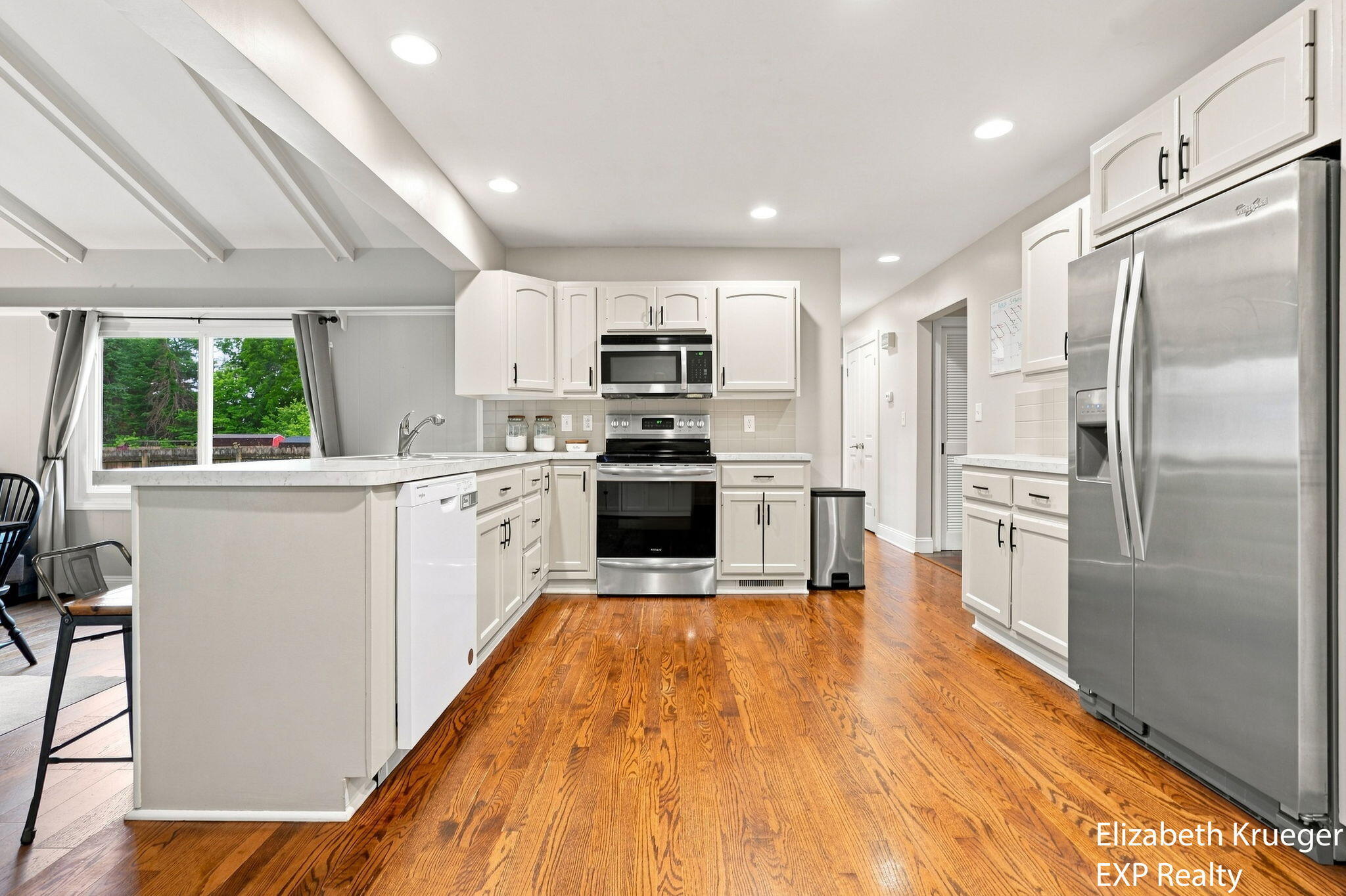 1502 Ridgewood Drive Property Photo 8