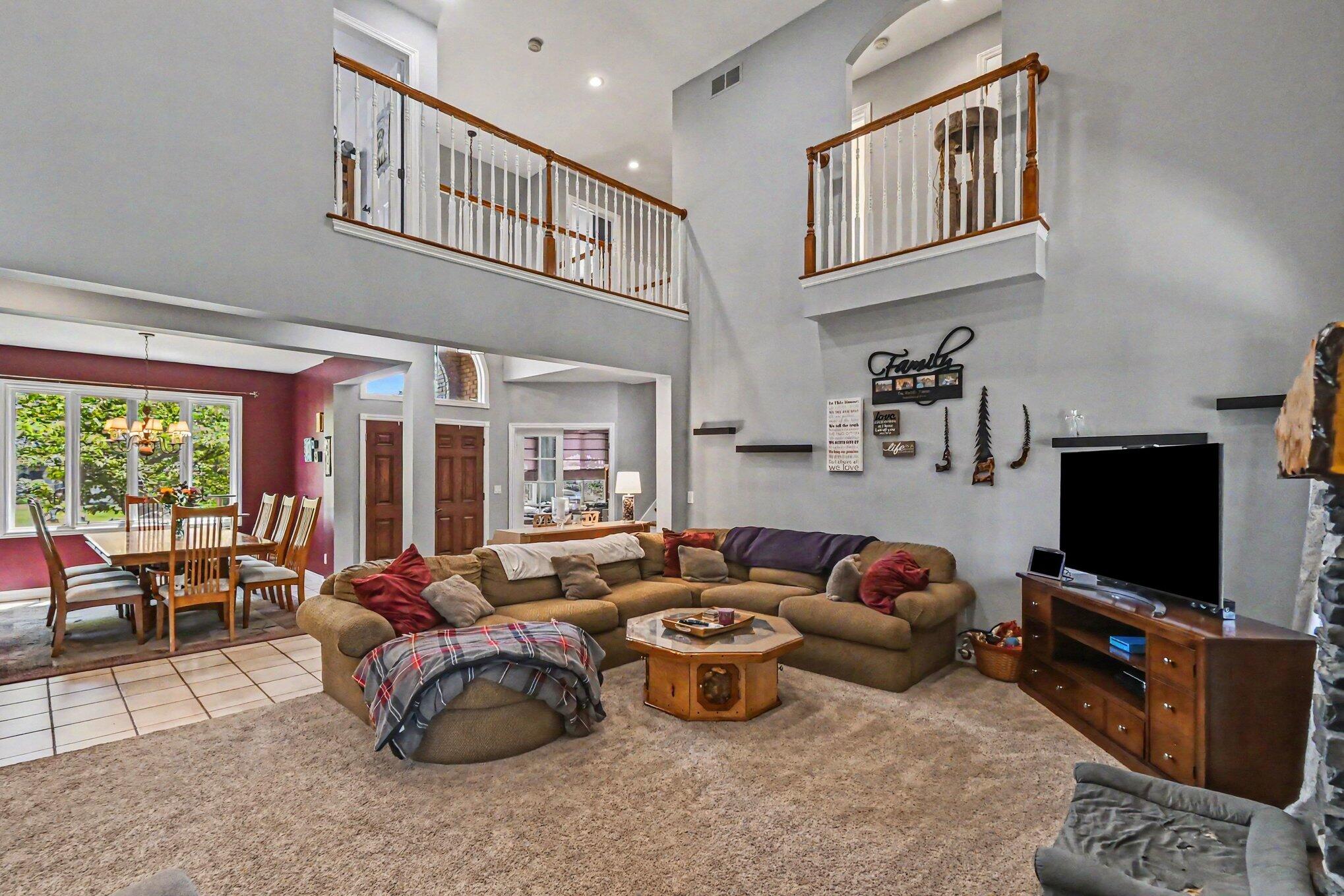 7484 Shotsilk Drive Property Photo 4