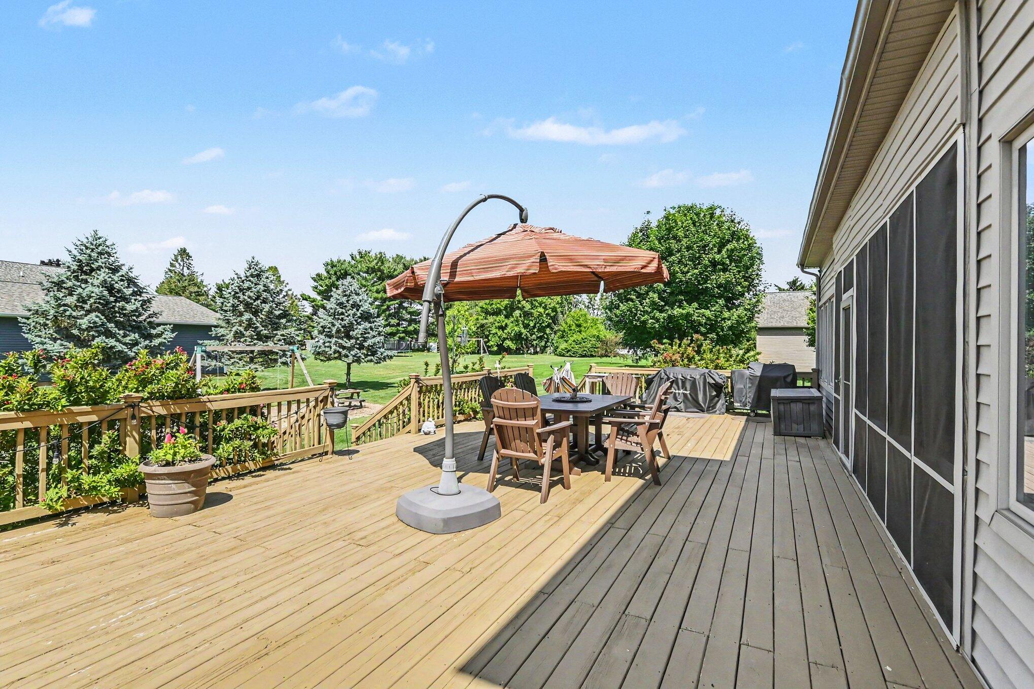 7484 Shotsilk Drive Property Photo 27
