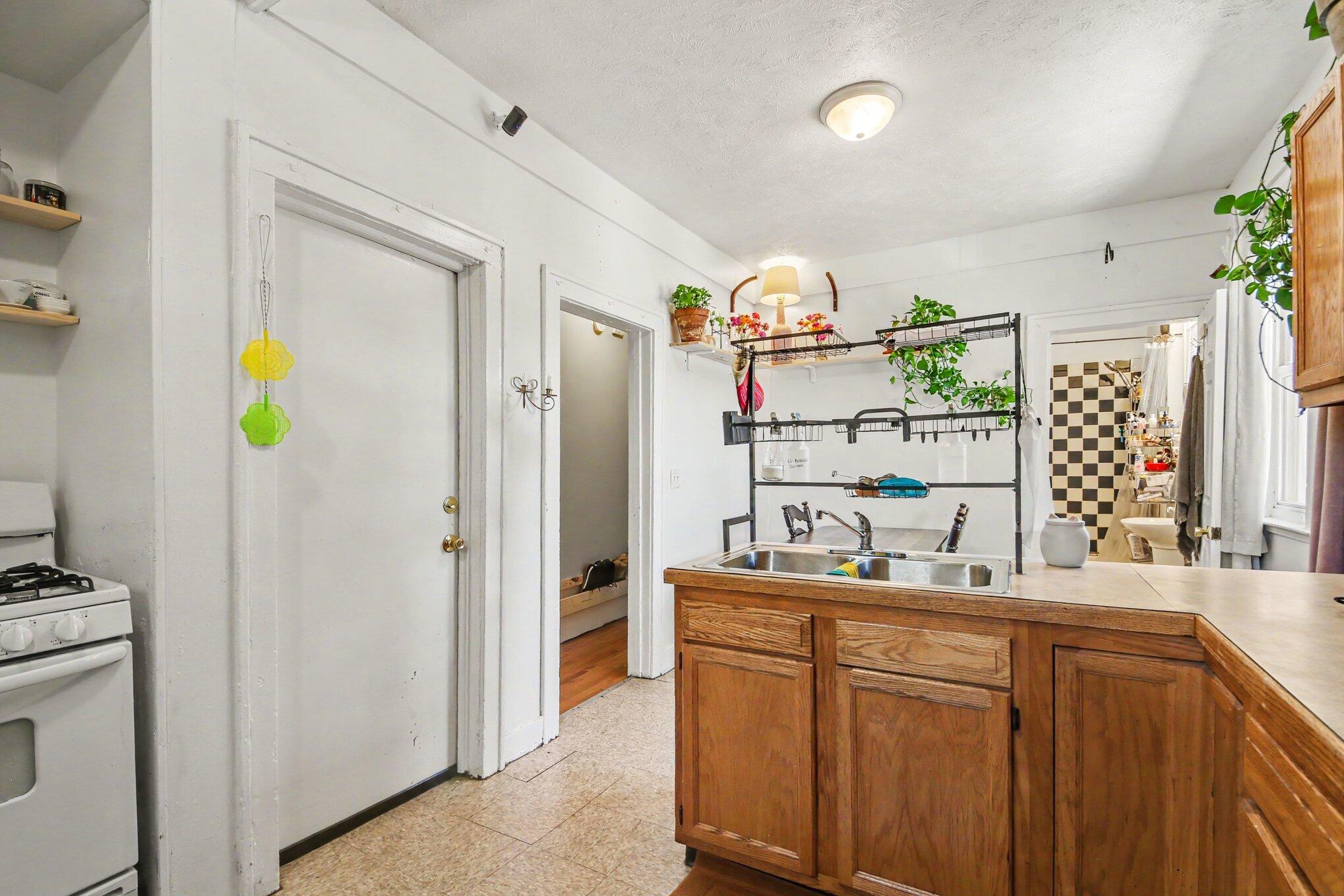 425 Adams Street Se Property Photo 17