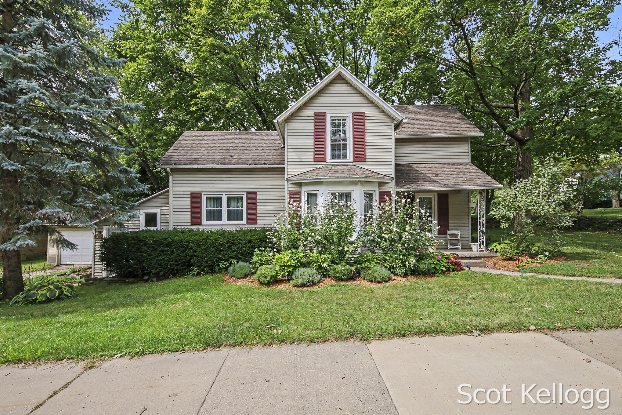 1800 Boston Street SE Property Photo 1
